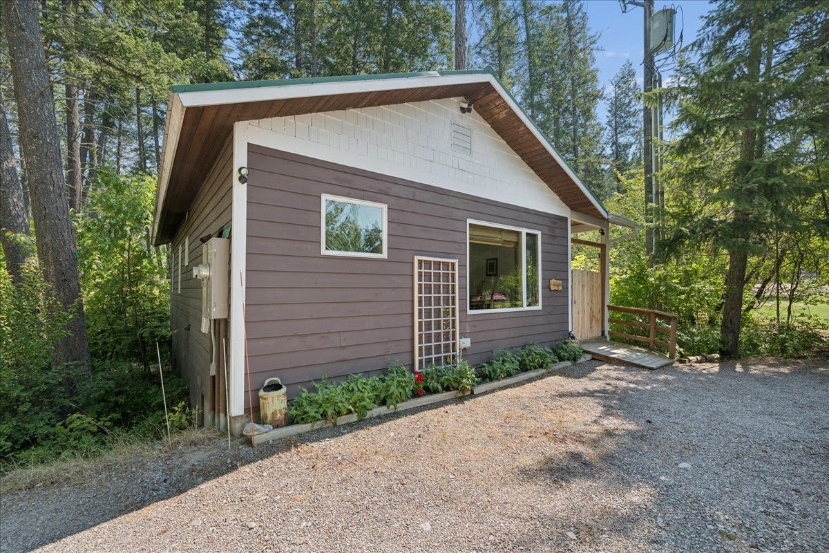 332 Flathead Lodge Road, Bigfork, MT 59911 Kinderhaus cabin
