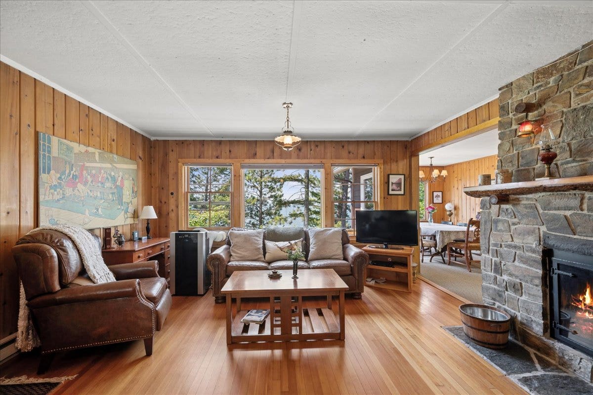 332 Flathead Lodge Road, Bigfork, MT 59911 Enjoy amazing lake views from the living room and dining room!