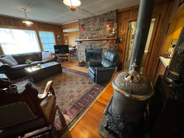 332 Flathead Lodge Road, Bigfork, MT 59911 332 Flathead Lodge Road, Bigfork, MT 59911