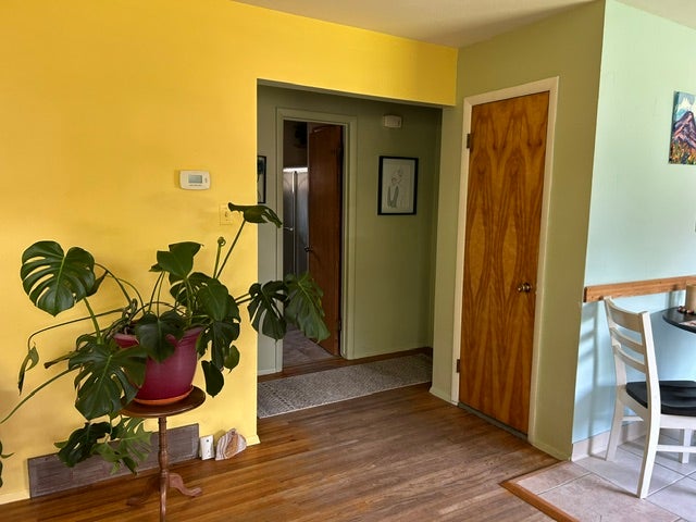 Entry to 2 Upper Bedrooms and Bathroom