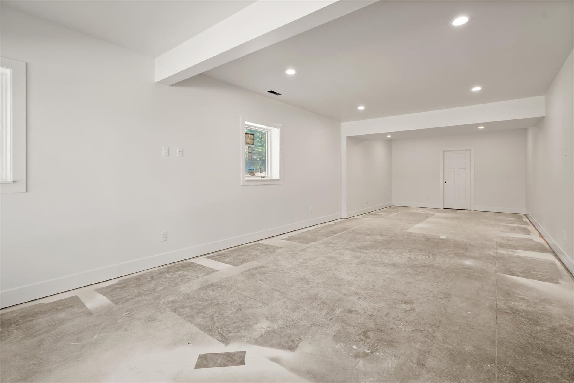 33542 Westview Drive, Bigfork, MT 59911 Flexible lower-level bonus space ideal for a bedroom, guest suite, or studio retreat