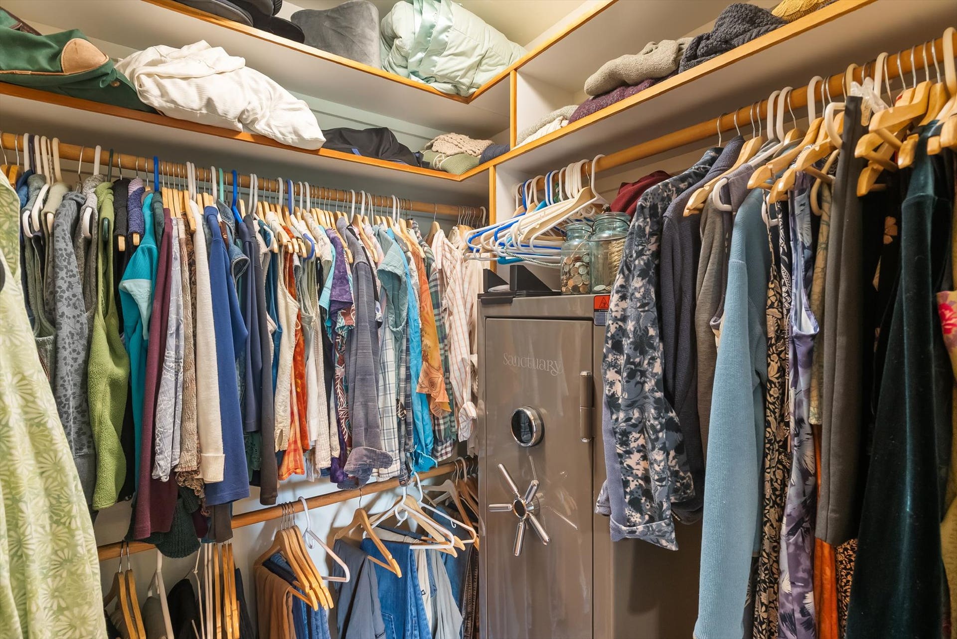 13786 Ridge Loop Road, Bigfork, MT 59911 Walk in closet