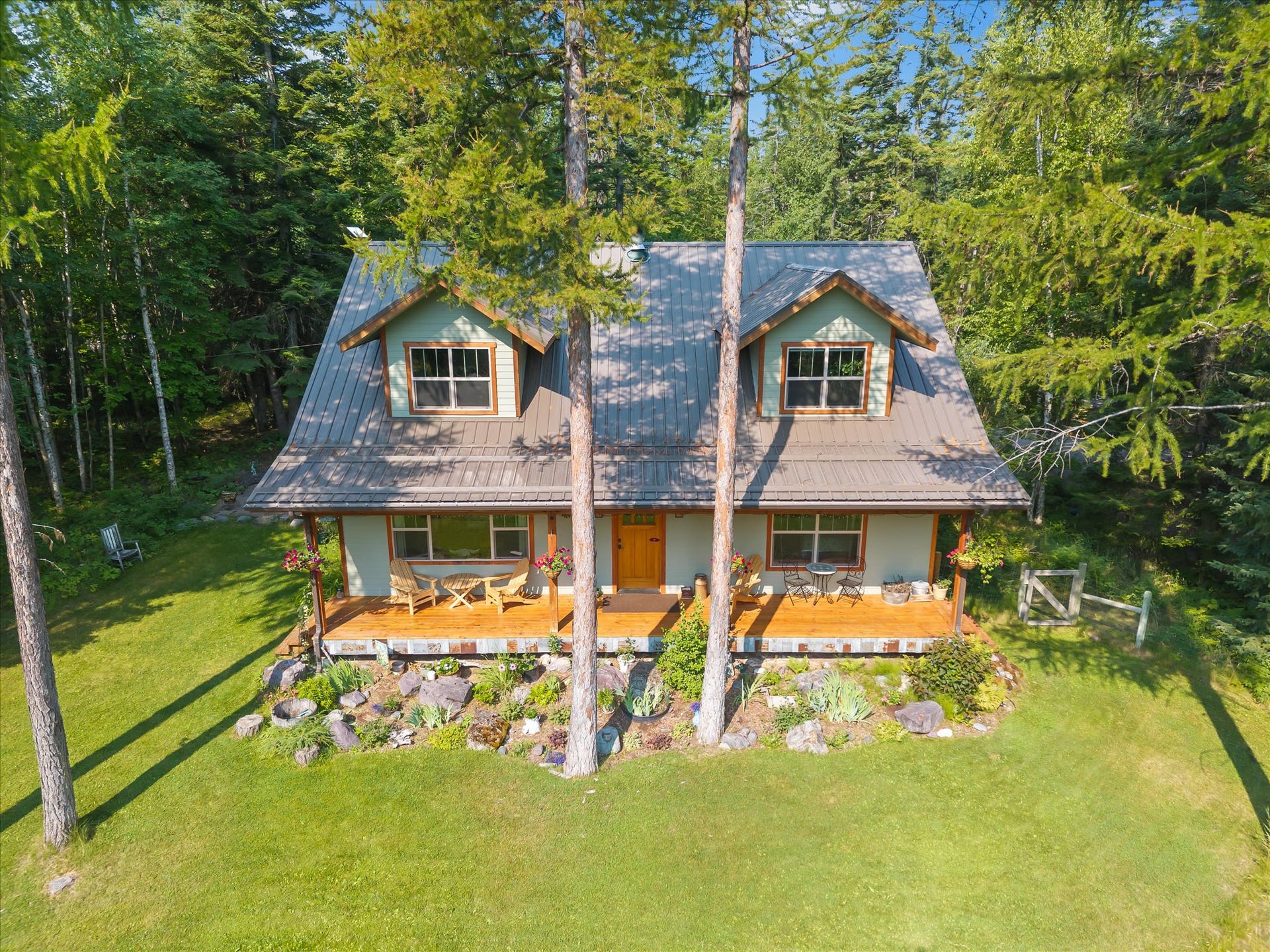 13786 Ridge Loop Road, Bigfork, MT 59911 Front covered porch, Fenced dog yard