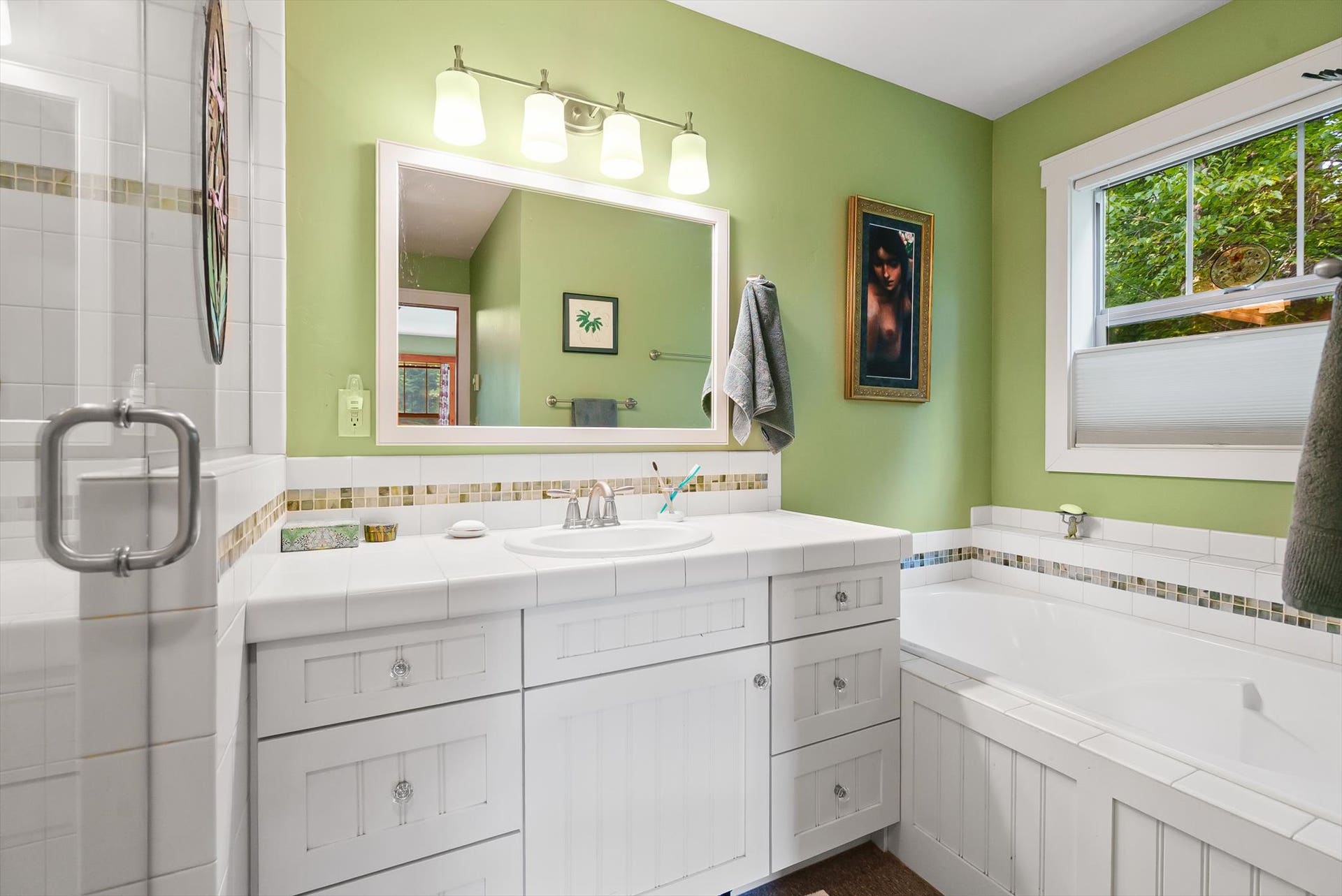 13786 Ridge Loop Road, Bigfork, MT 59911 Primary bathroom w/ custom tiled shower