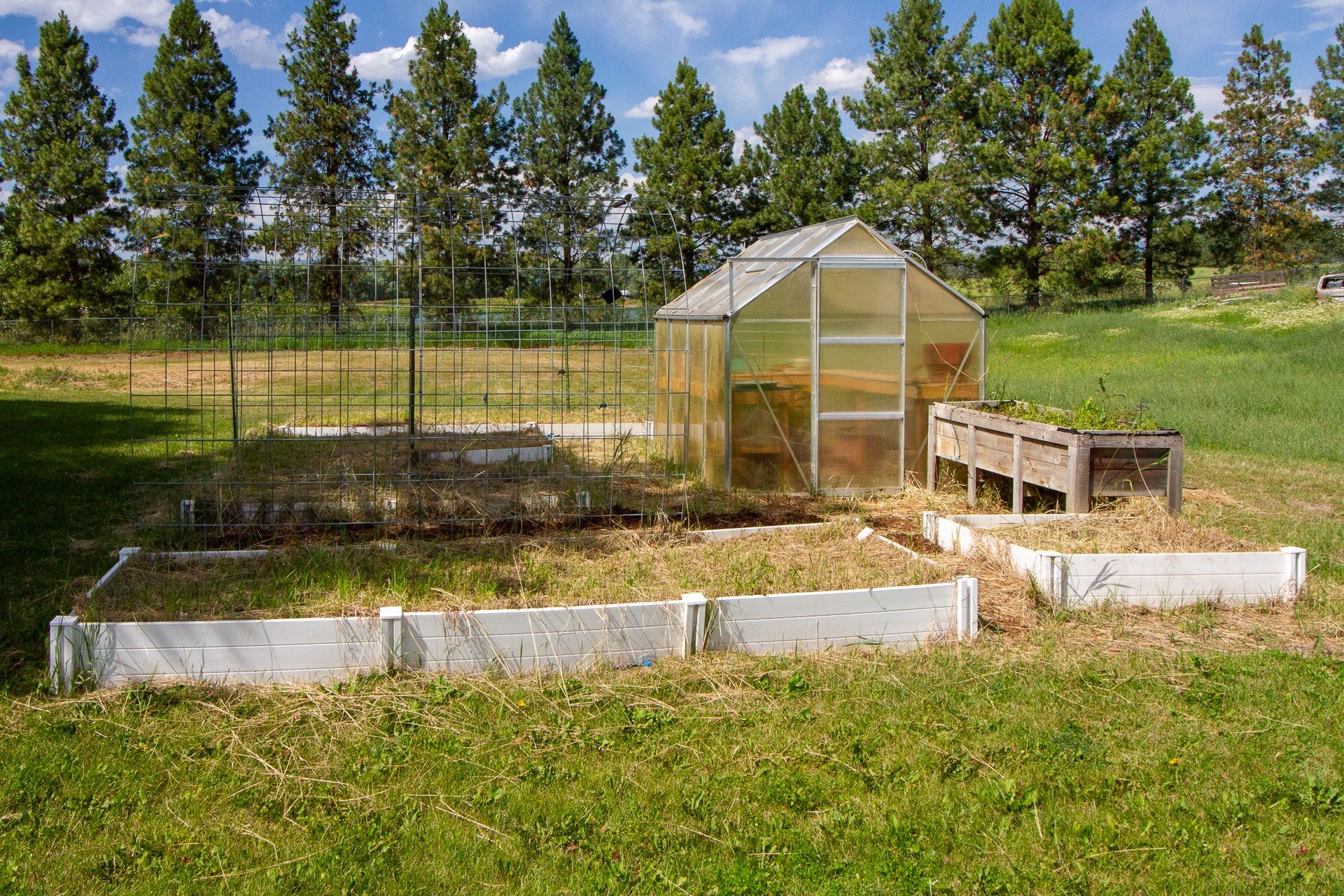 220 Gunsite Loop, Kalispell, MT 59901 raised beds