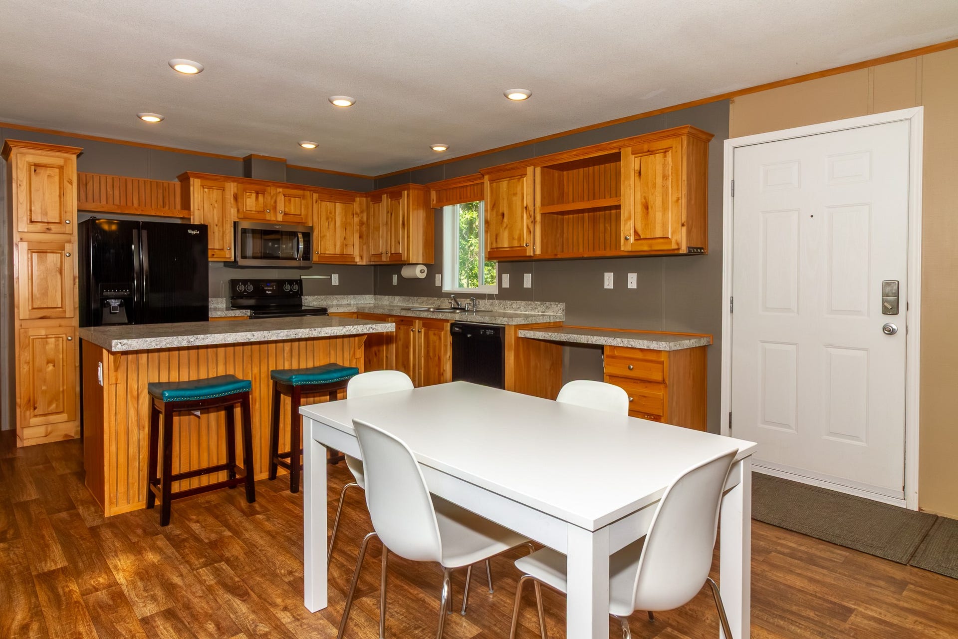 220 Gunsite Loop, Kalispell, MT 59901 Dining and Kitchen