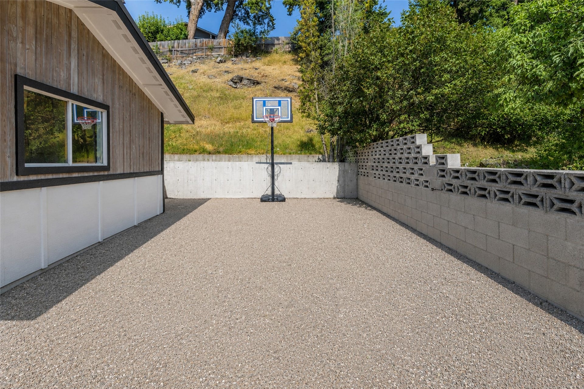 228 Lake Hills Court, Bigfork, MT 59911