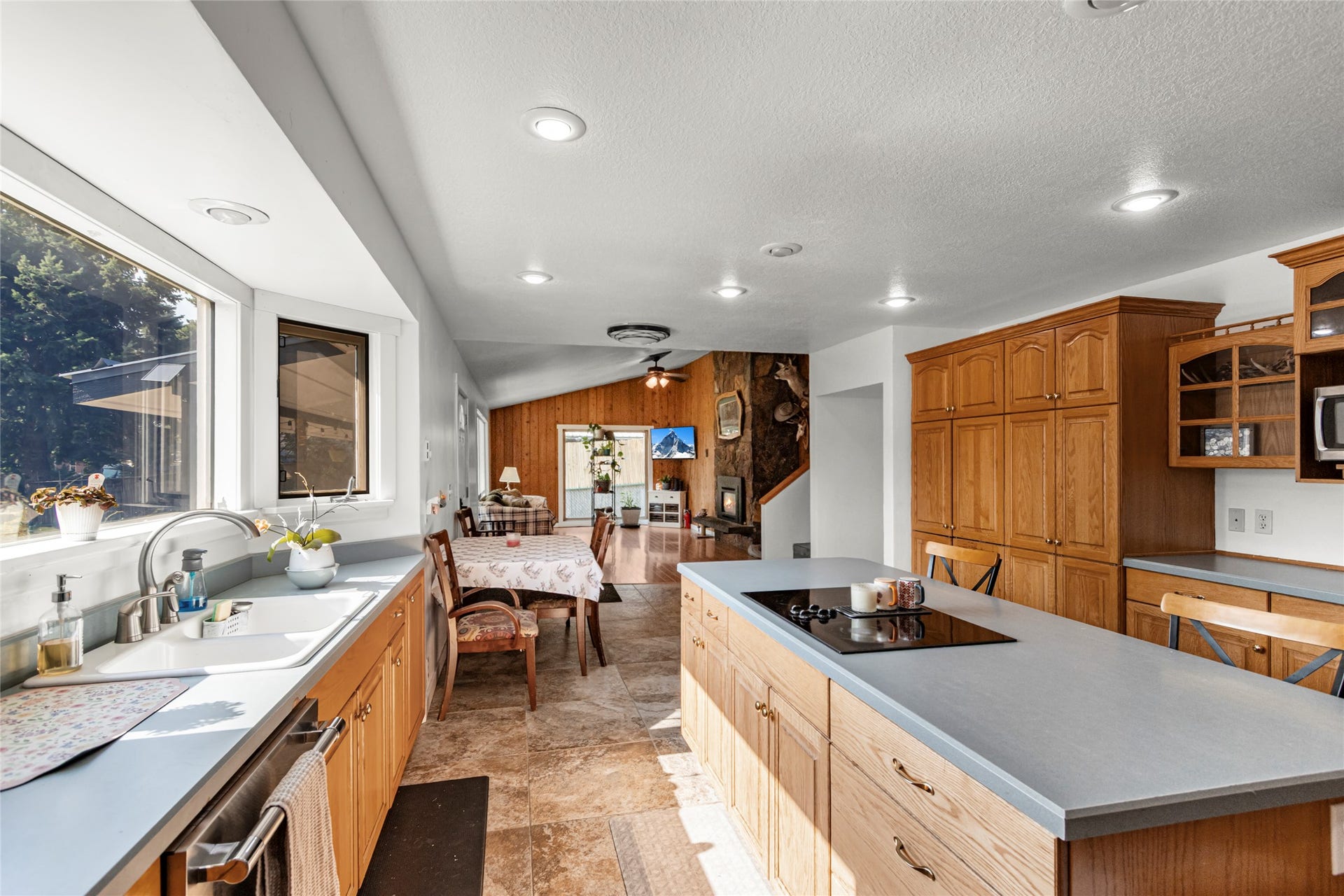 228 Lake Hills Court, Bigfork, MT 59911