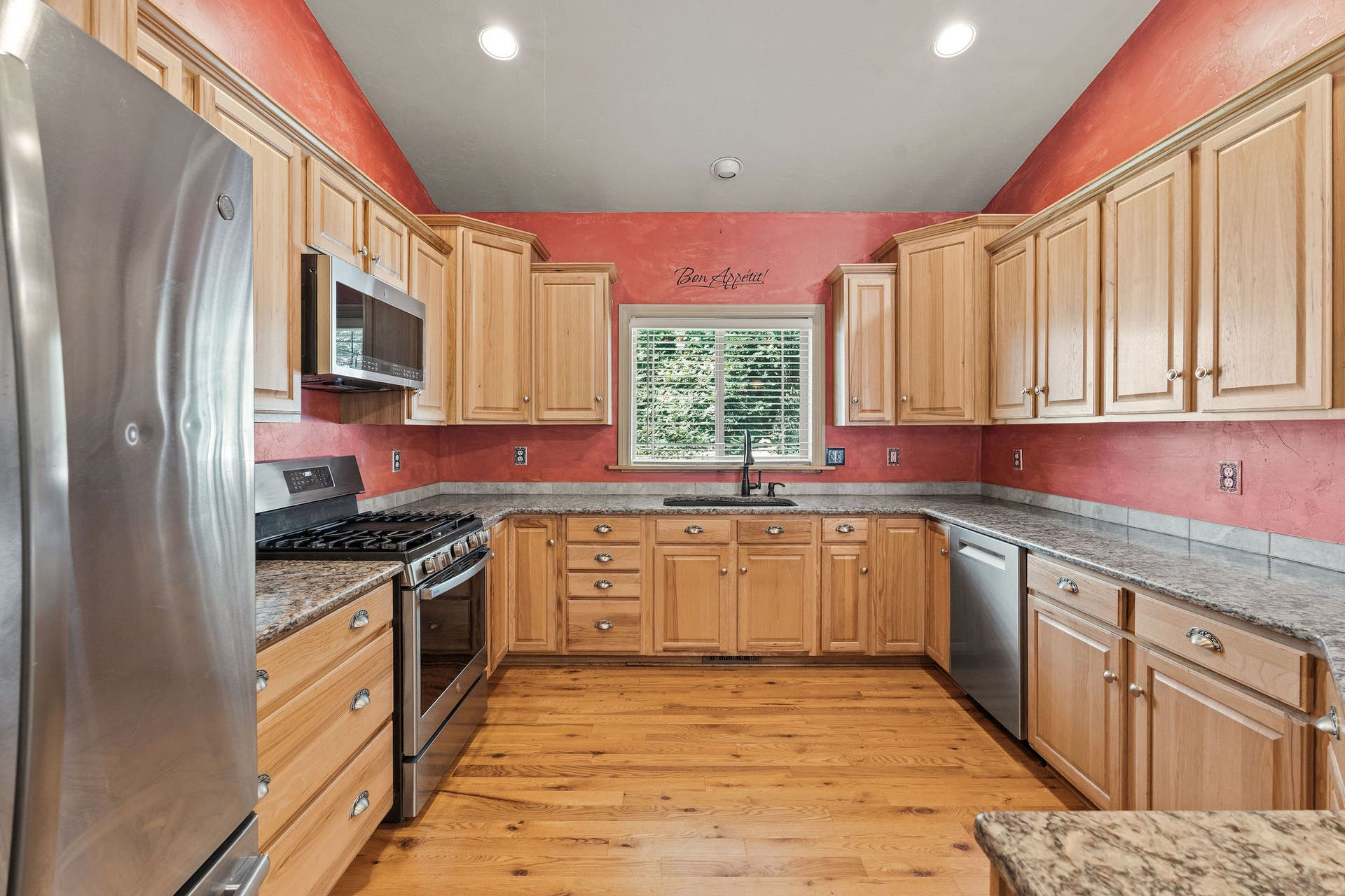 214 O'Brien Terrace N, Bigfork, MT 59911 Granite countertops