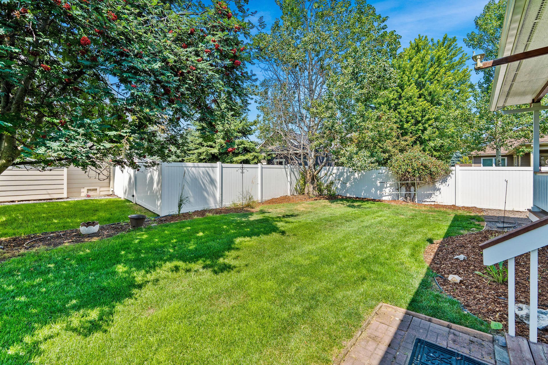 214 O'Brien Terrace N, Bigfork, MT 59911 Well-maintained