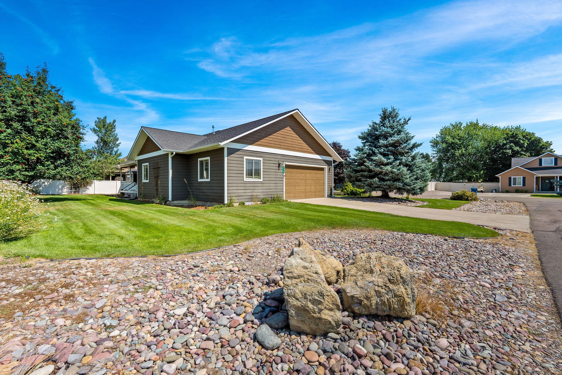214 O'Brien Terrace N, Bigfork, MT 59911 Beautifully landscaped