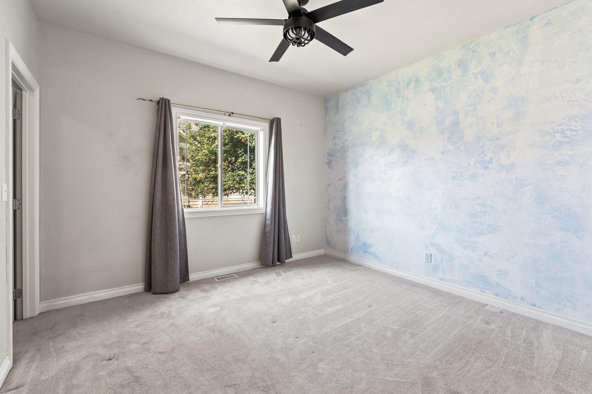214 O'Brien Terrace N, Bigfork, MT 59911 Guest Bedroom #1 w/ walk-in closet