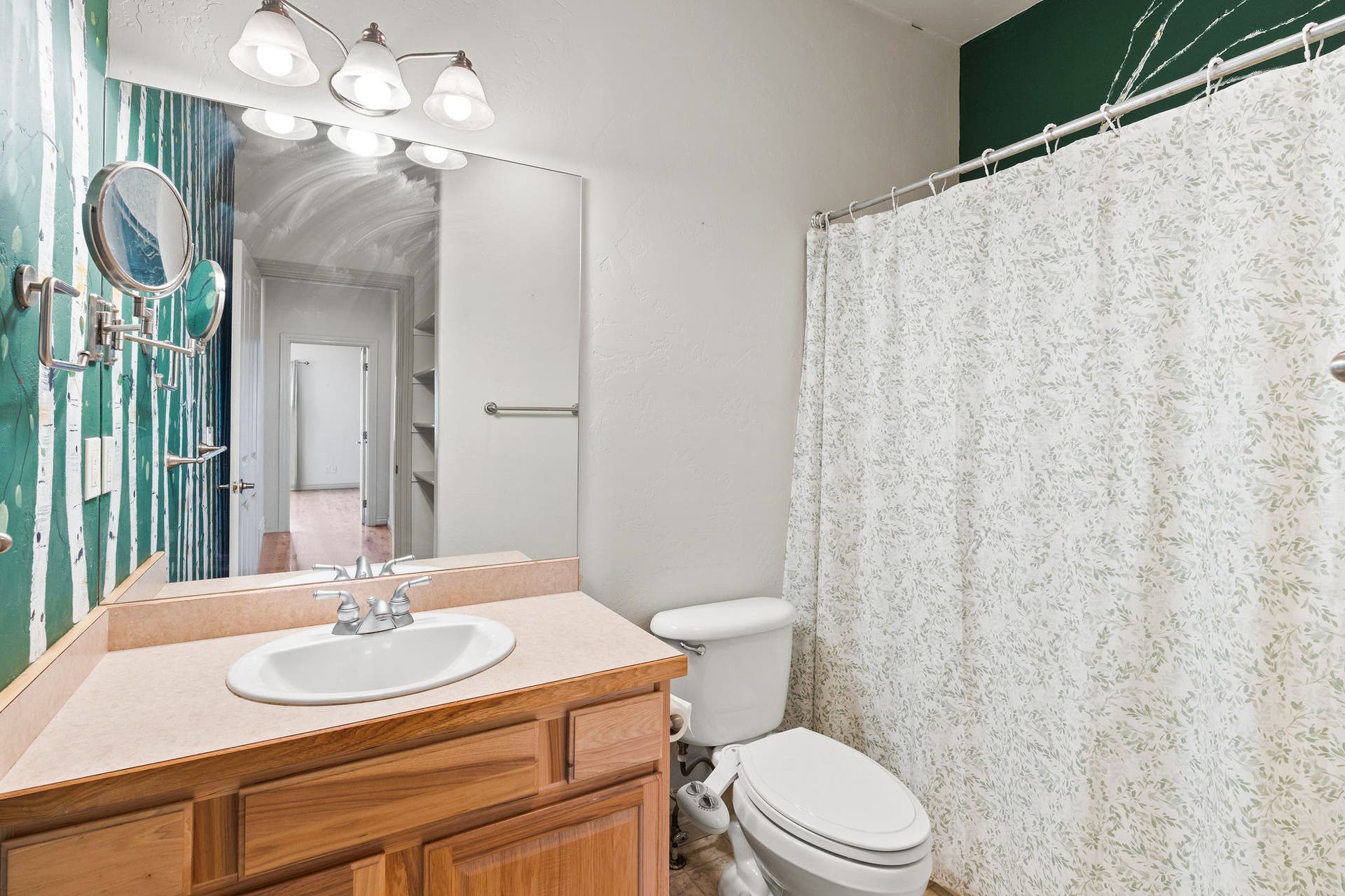 214 O'Brien Terrace N, Bigfork, MT 59911 Guest full bath
