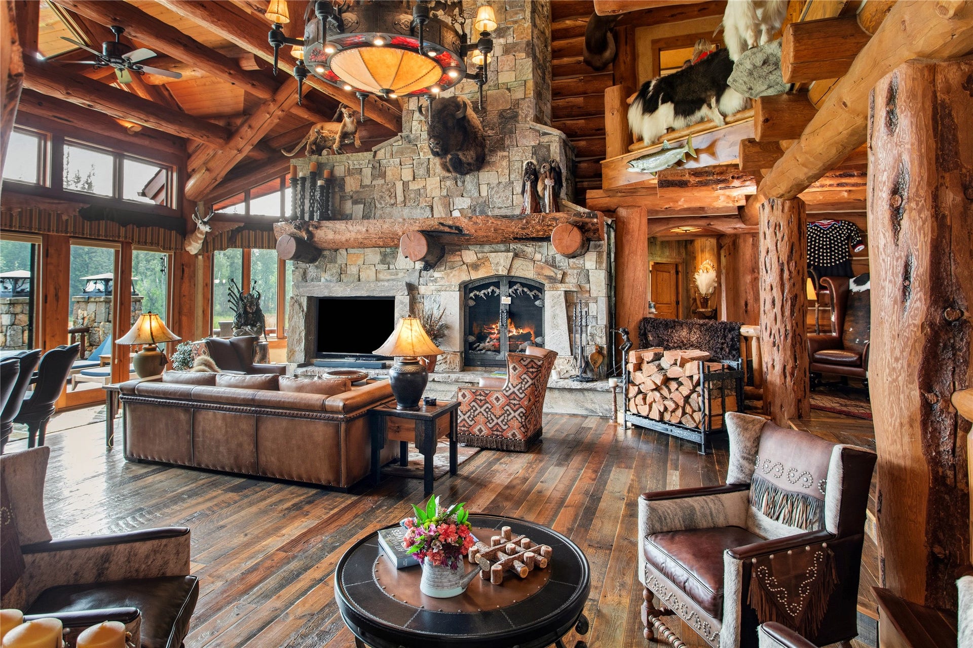 12890 Carney Ranch Road, Bigfork, MT 59911 Such attention to detail