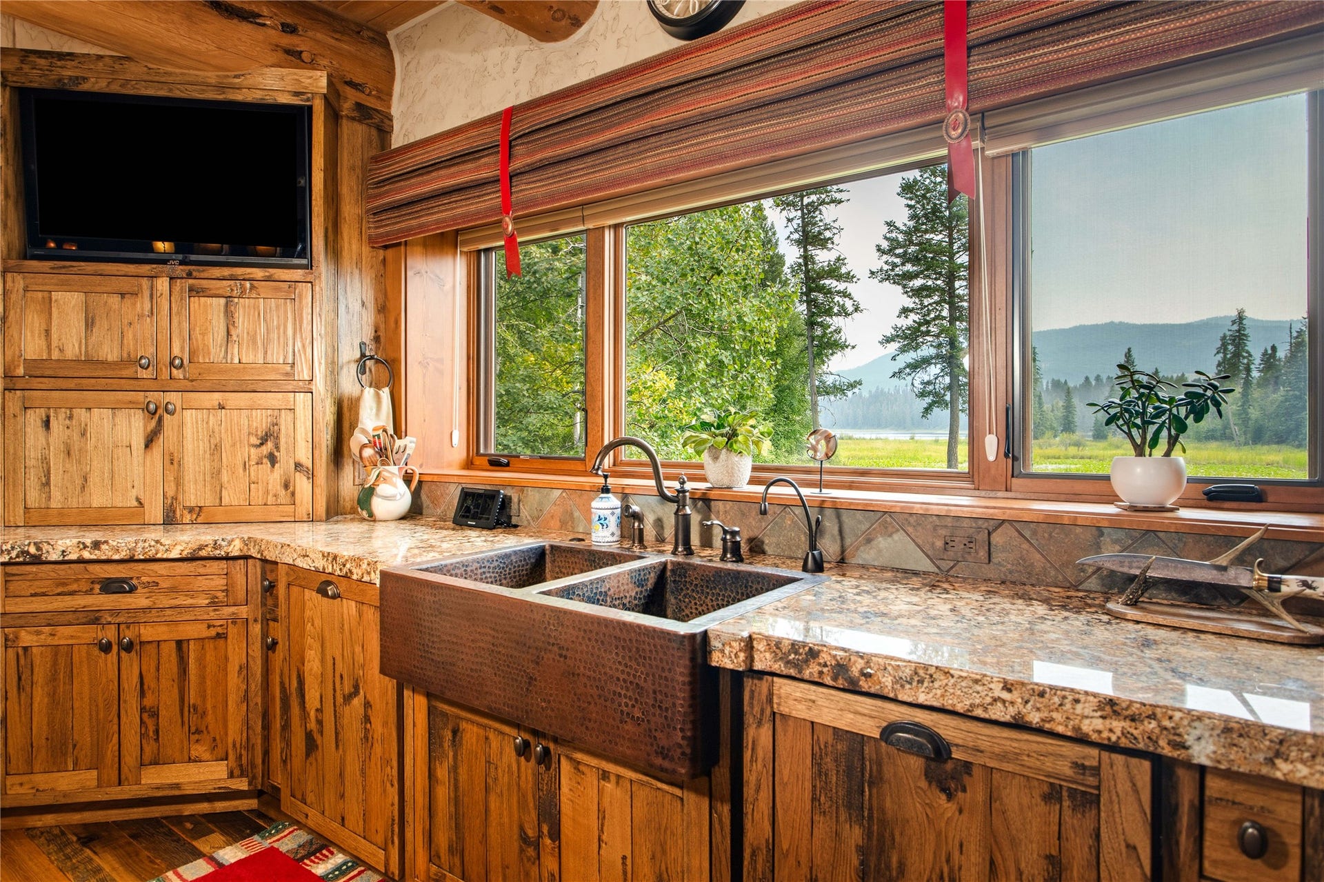 12890 Carney Ranch Road, Bigfork, MT 59911 12890 Carney Ranch Road, Bigfork, MT 59911