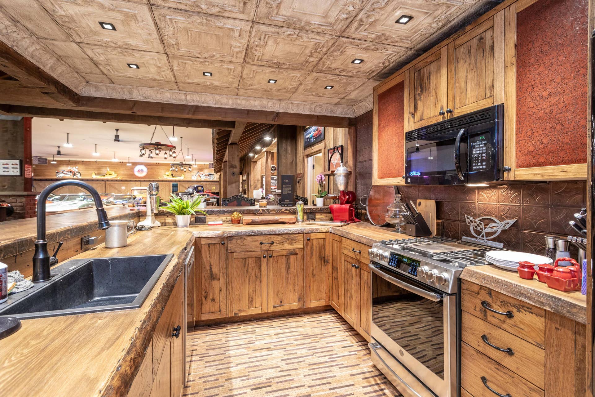 12890 Carney Ranch Road, Bigfork, MT 59911 12890 Carney Ranch Road, Bigfork, MT 59911
