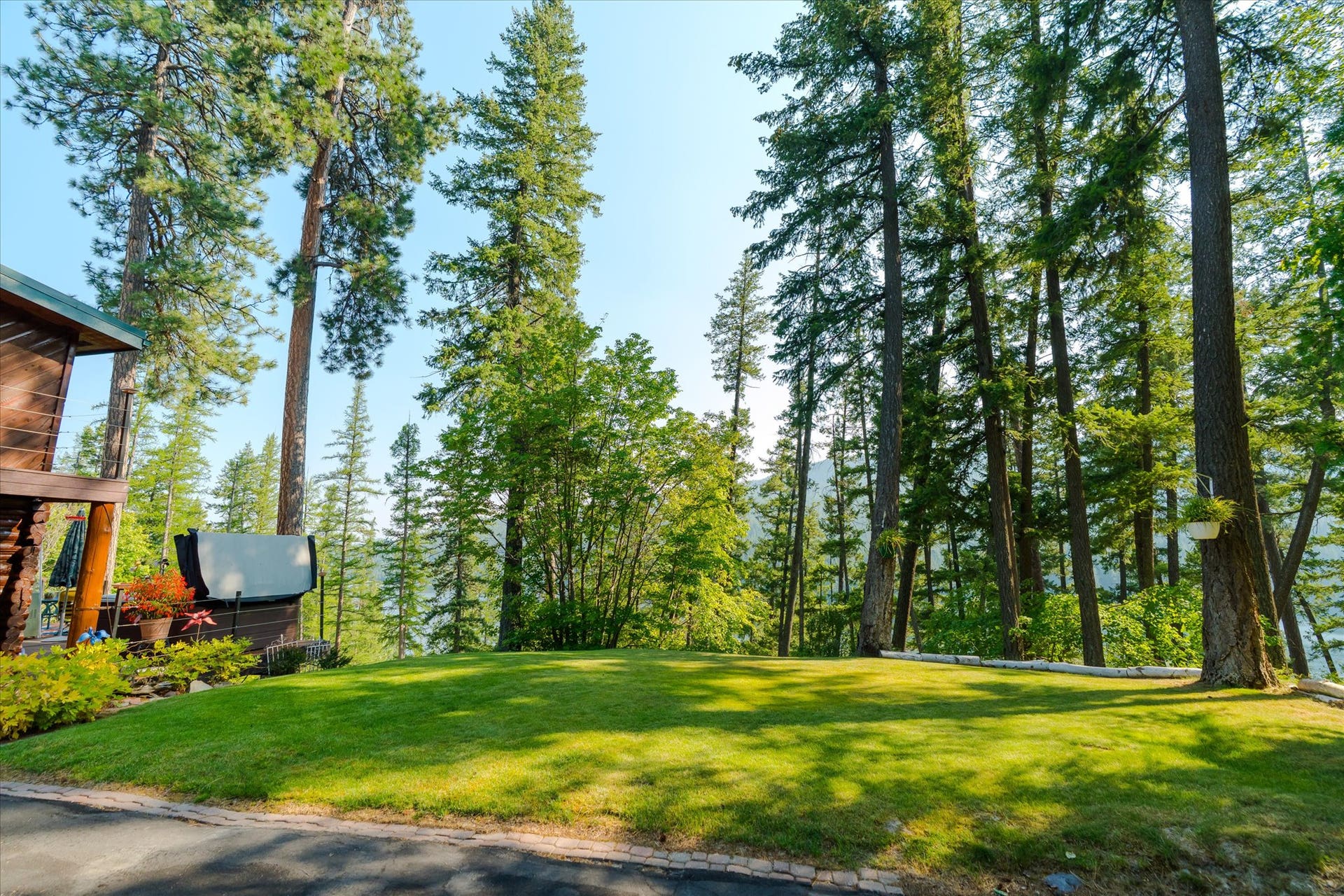 14259 Sunburst Drive, Bigfork, MT 59911 front yard