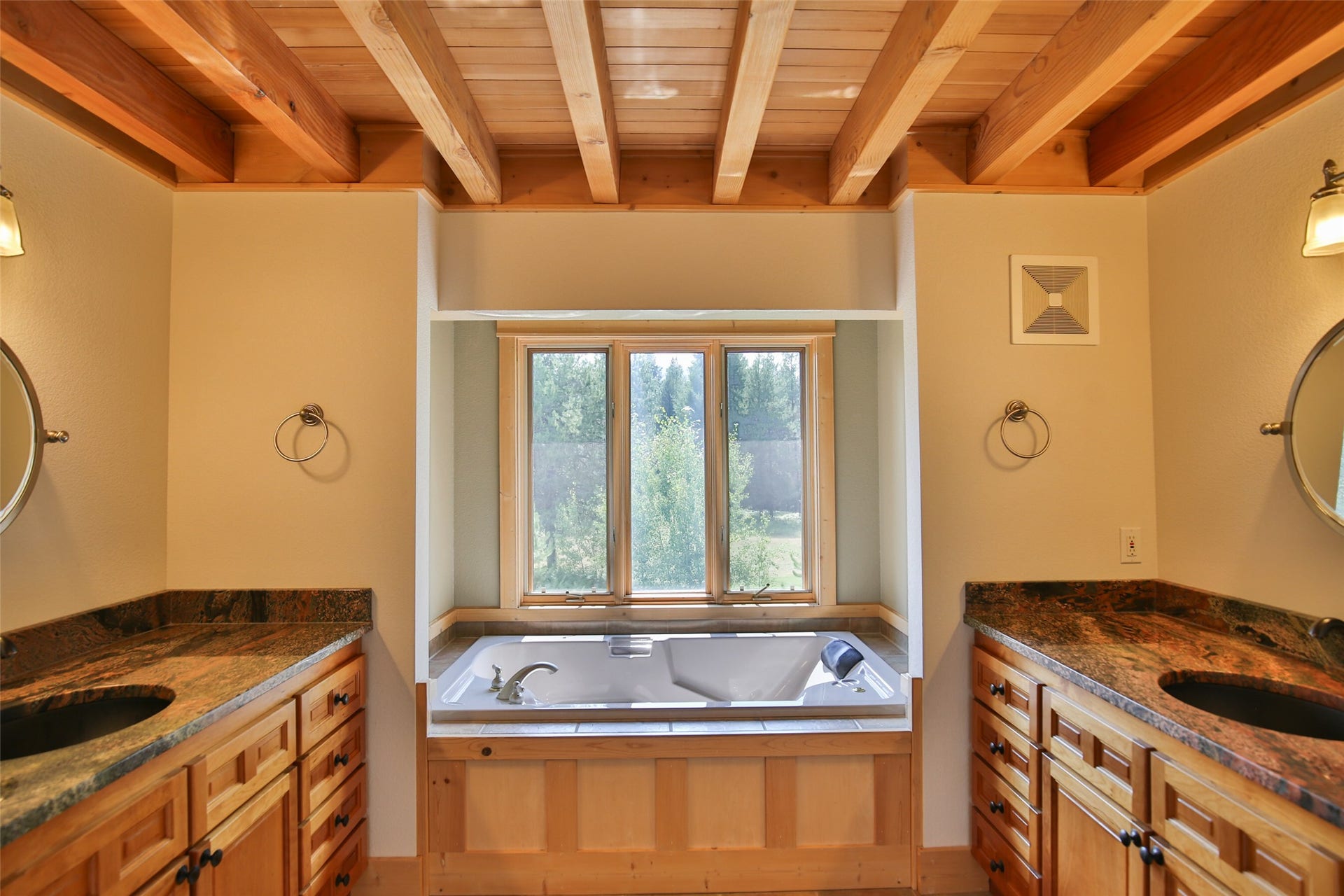 2 Ridge Lane, Trout Creek, MT 59874
