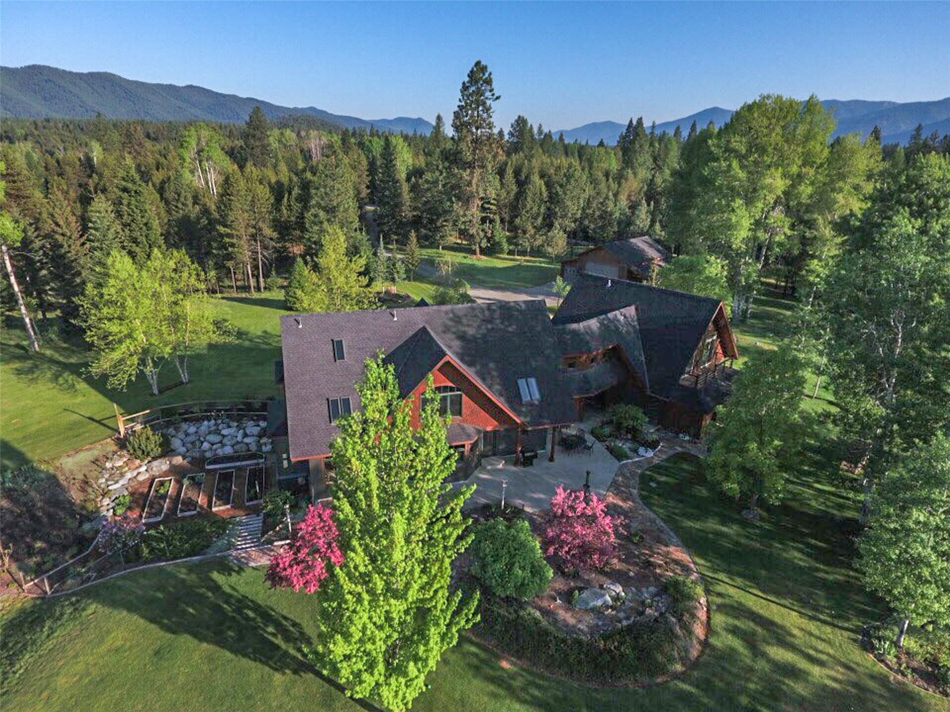 2 Ridge Lane, Trout Creek, MT 59874