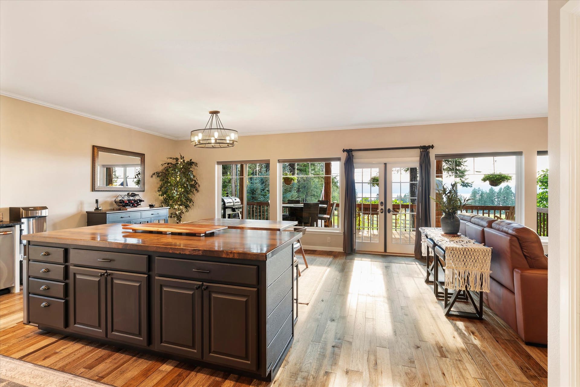 165 Sylvan Drive, Bigfork, MT 59911 Custom Kitchen Island - 165 Sylvan Drive - Bigfork, MT 59911