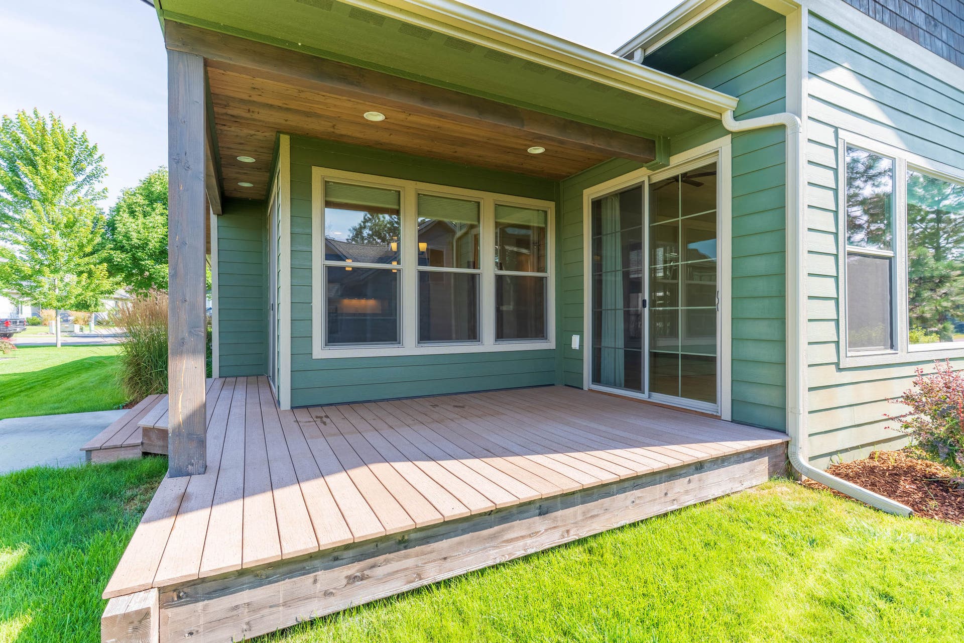 204 Bluebunch Court, Bigfork, MT 59911 Covered porch off dining area