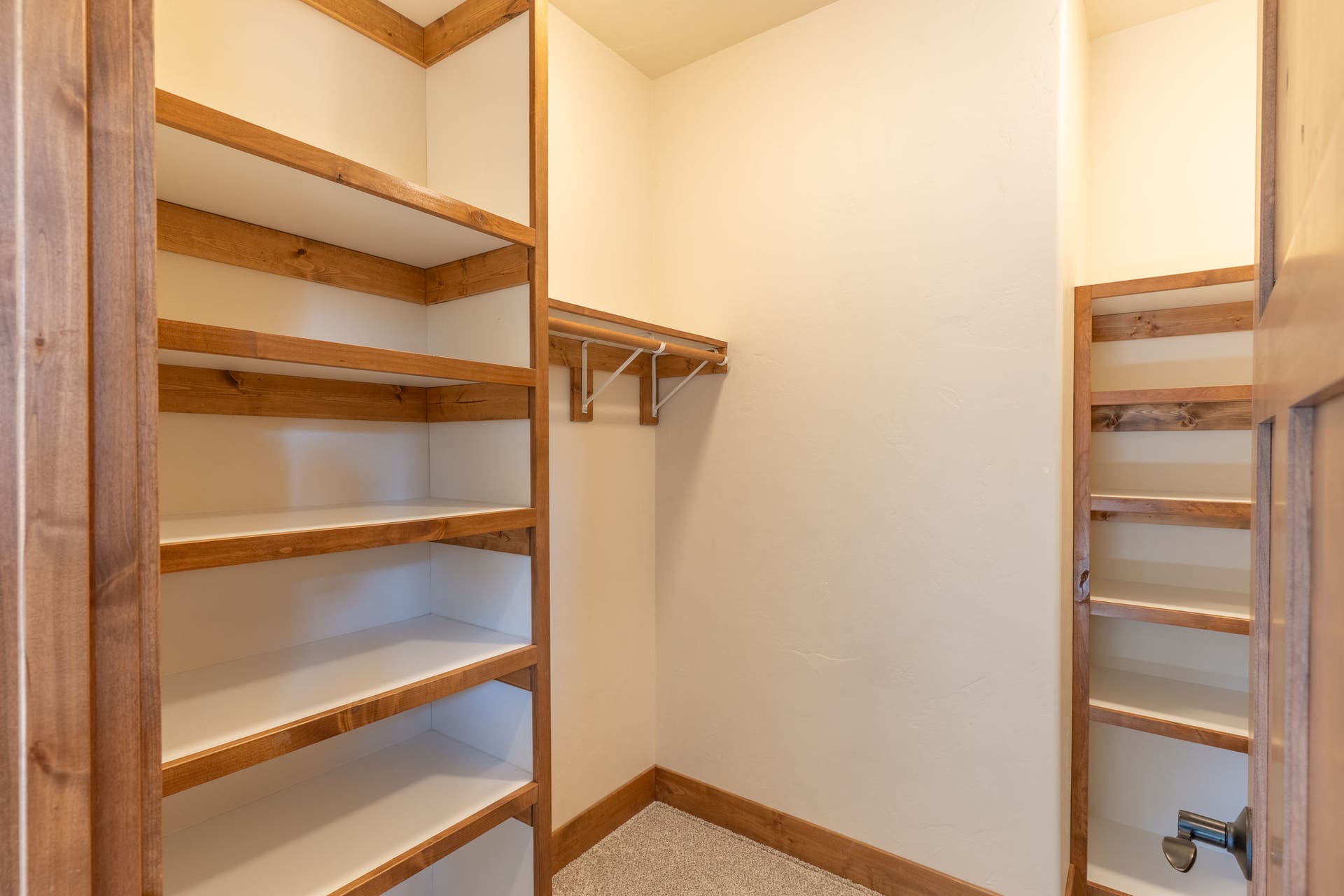 204 Bluebunch Court, Bigfork, MT 59911 Primary - large walk in closet