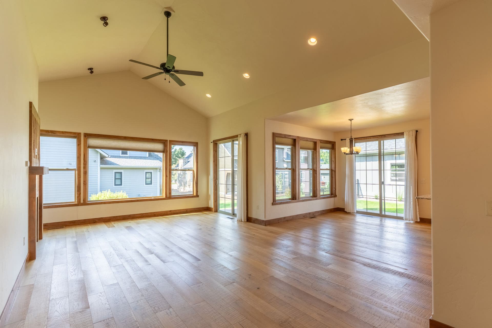 204 Bluebunch Court, Bigfork, MT 59911 Open concept living & dining