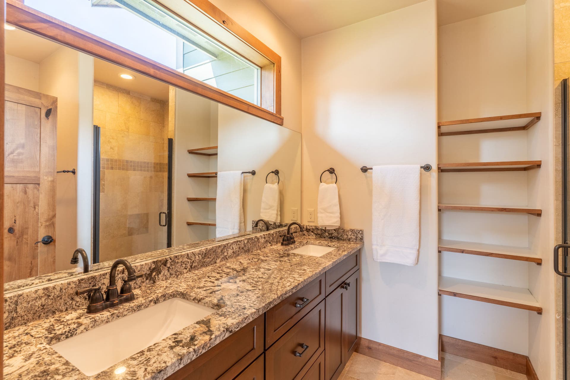 204 Bluebunch Court, Bigfork, MT 59911 Primary bathroom