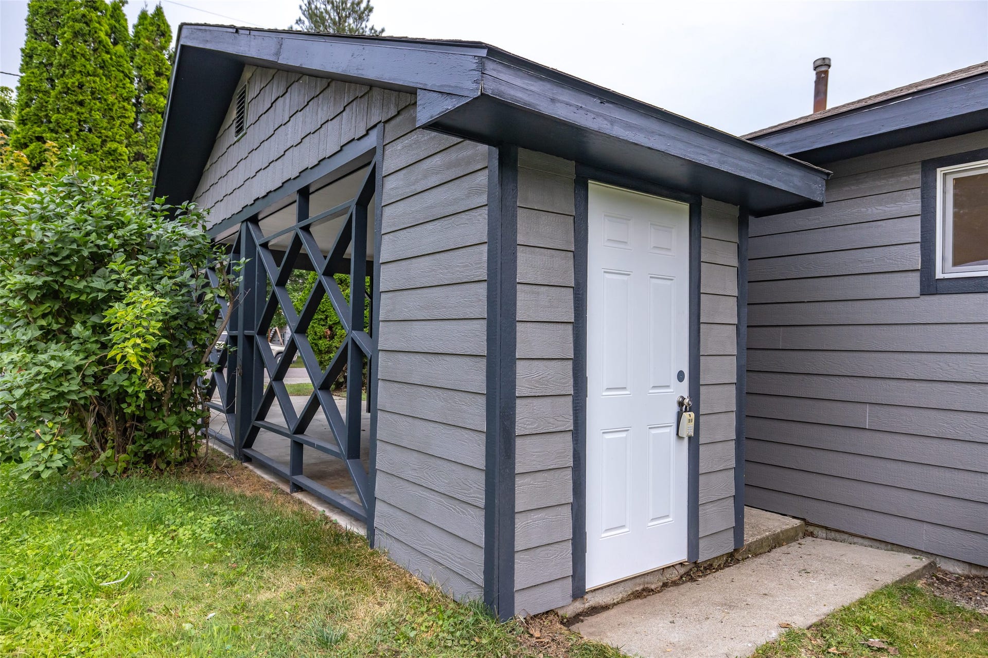 1134 3rd Avenue W, Columbia Falls, MT 59912