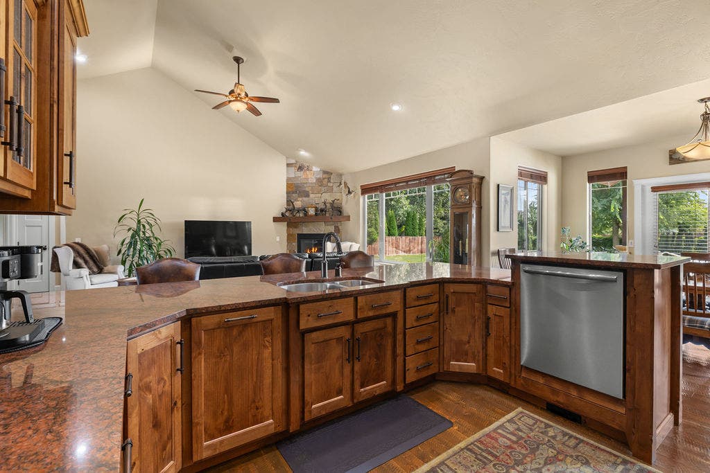 26 Logan Way, Kalispell, MT 59901 26 Logan Way, Kalispell, MT 59901