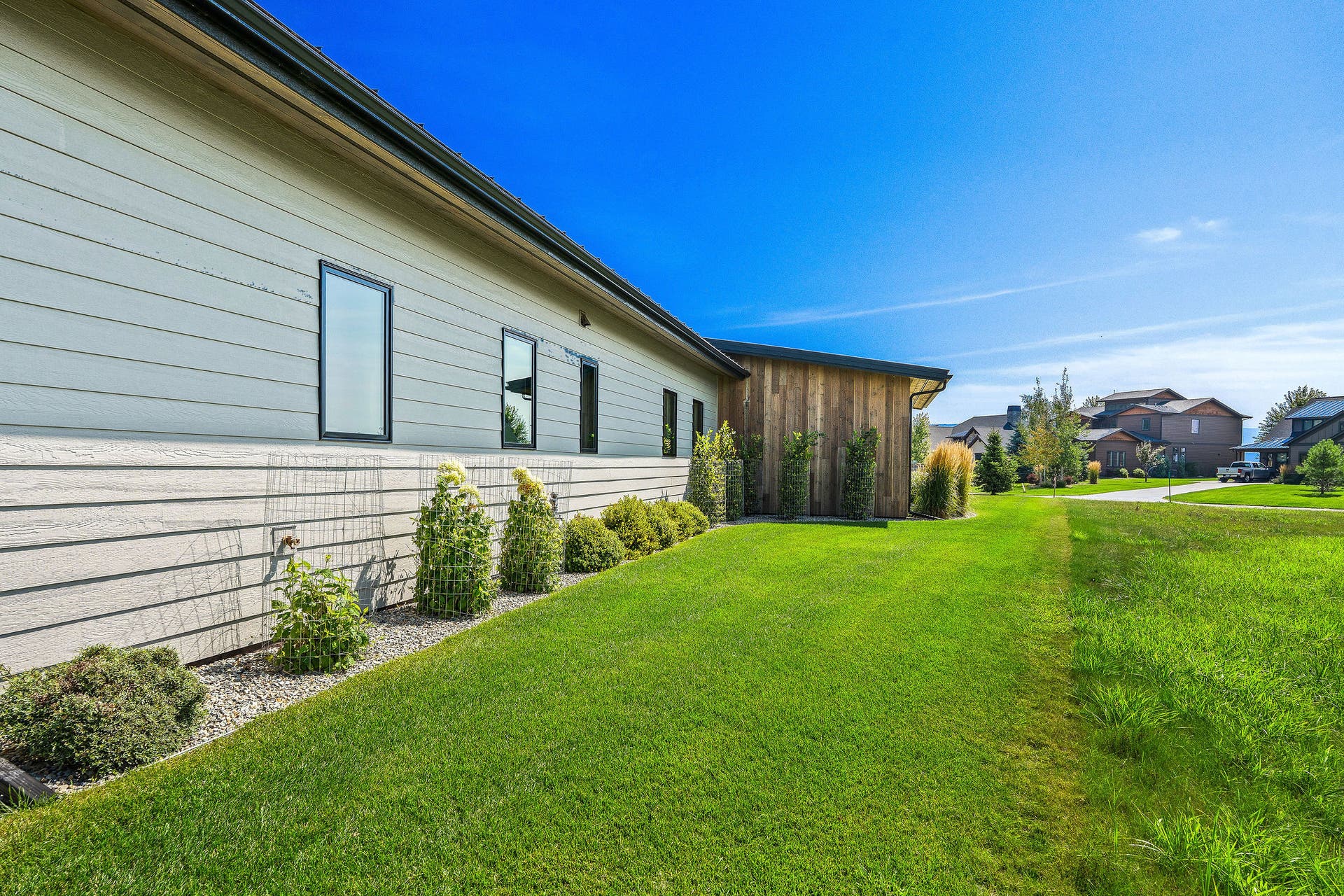 1283 Lake Pointe Drive, Bigfork, MT 59911 Beautifully landscaped