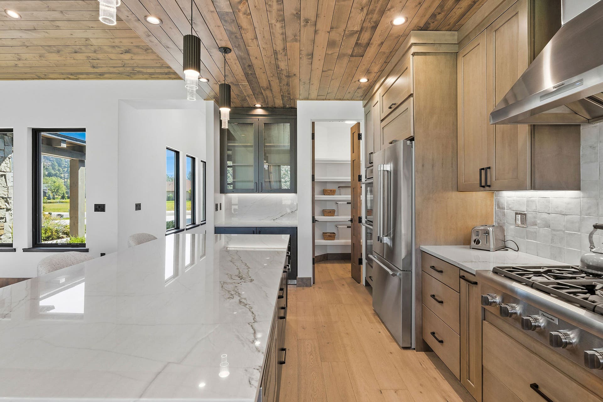 1283 Lake Pointe Drive, Bigfork, MT 59911 Undercab lighting