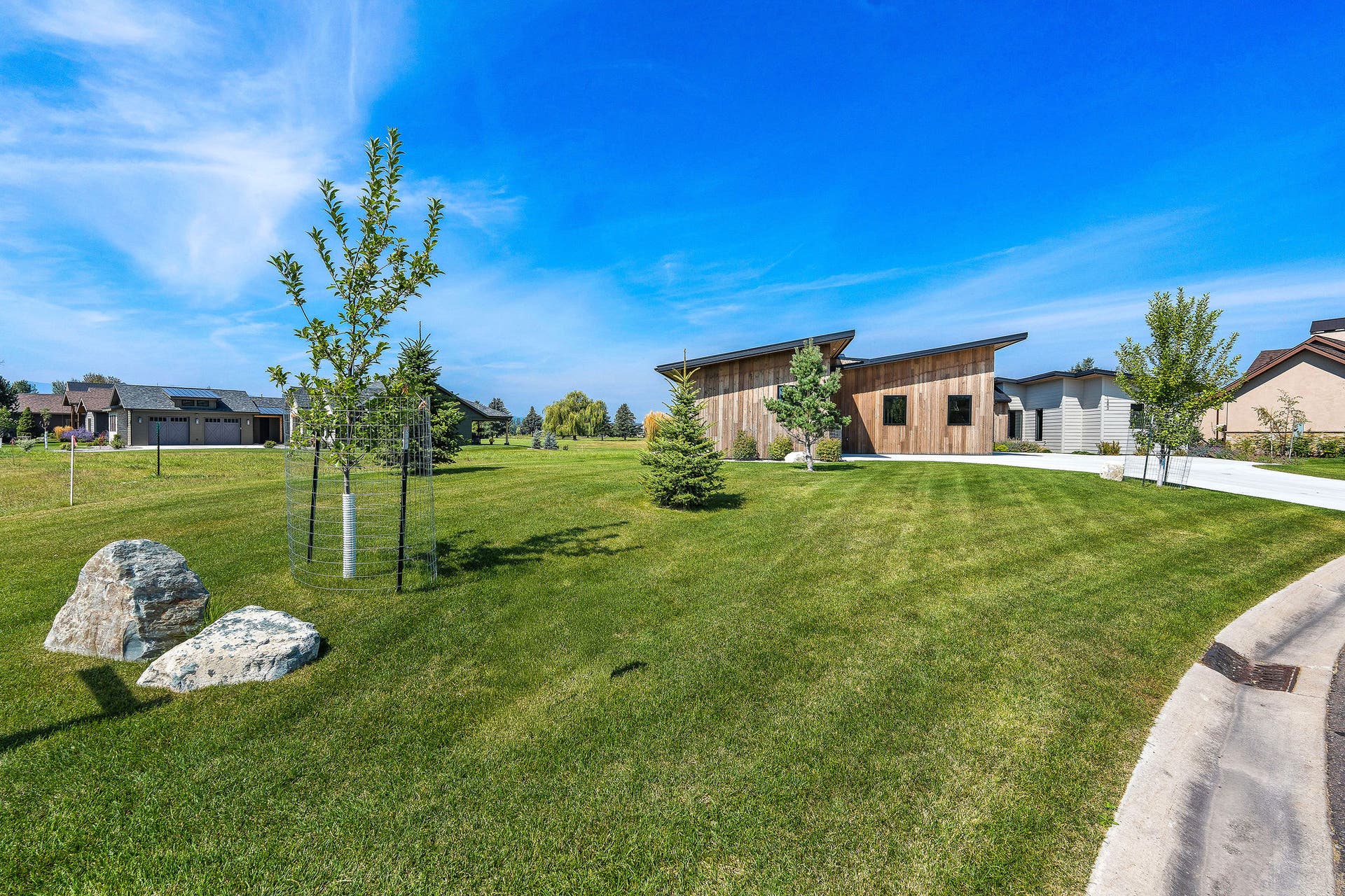 1283 Lake Pointe Drive, Bigfork, MT 59911 Meticulously maintained