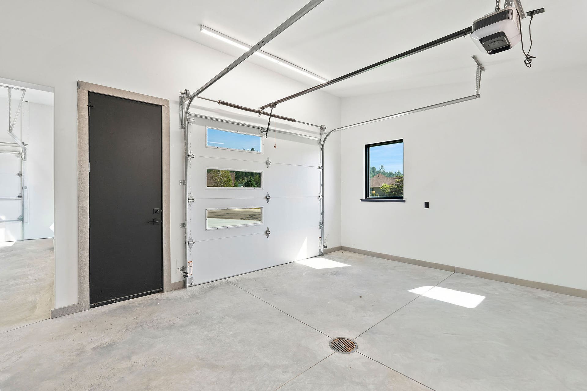 1283 Lake Pointe Drive, Bigfork, MT 59911 Single car garage space