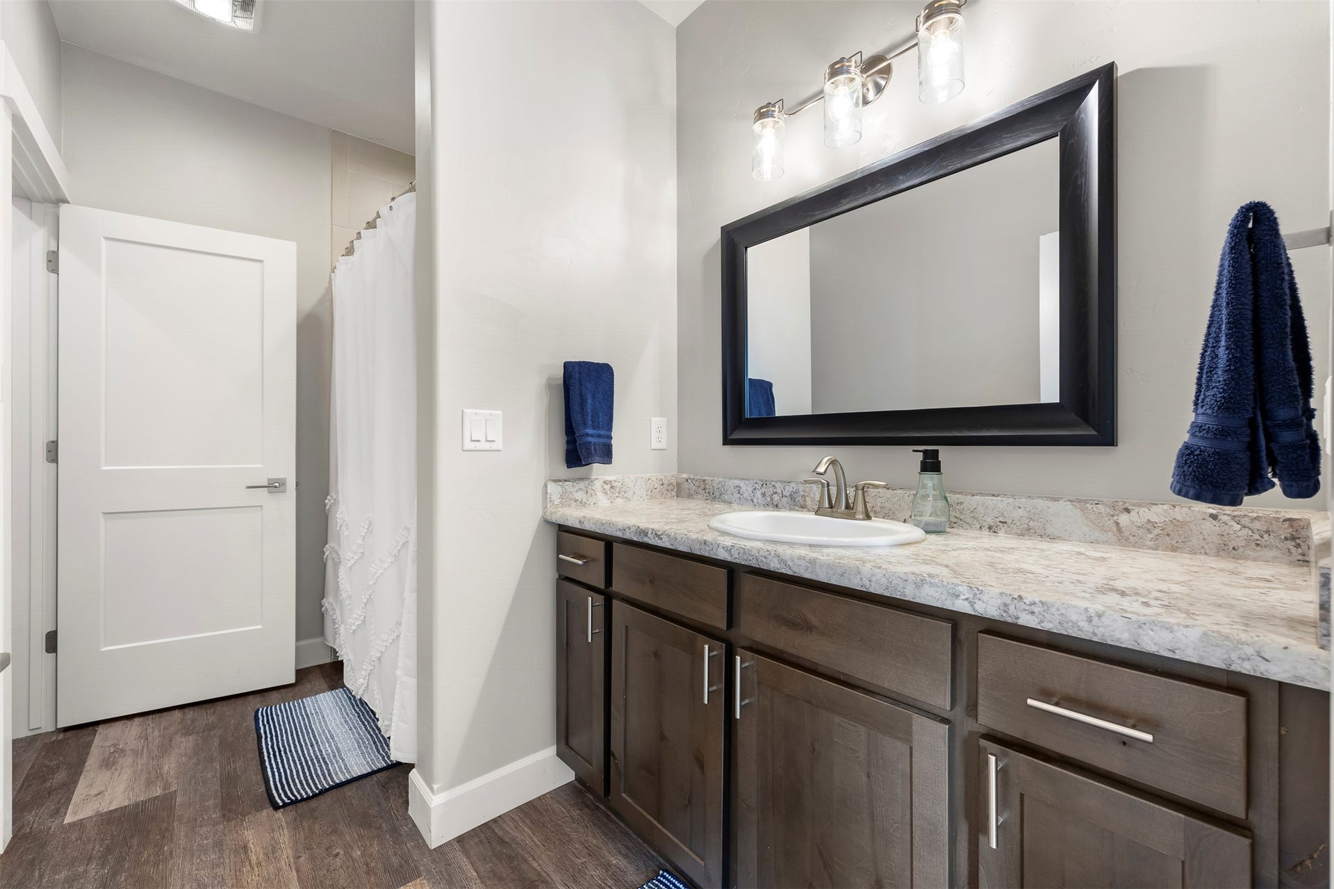 601 Ruby Court, Stevensville, MT 59870 Primary Bathroom