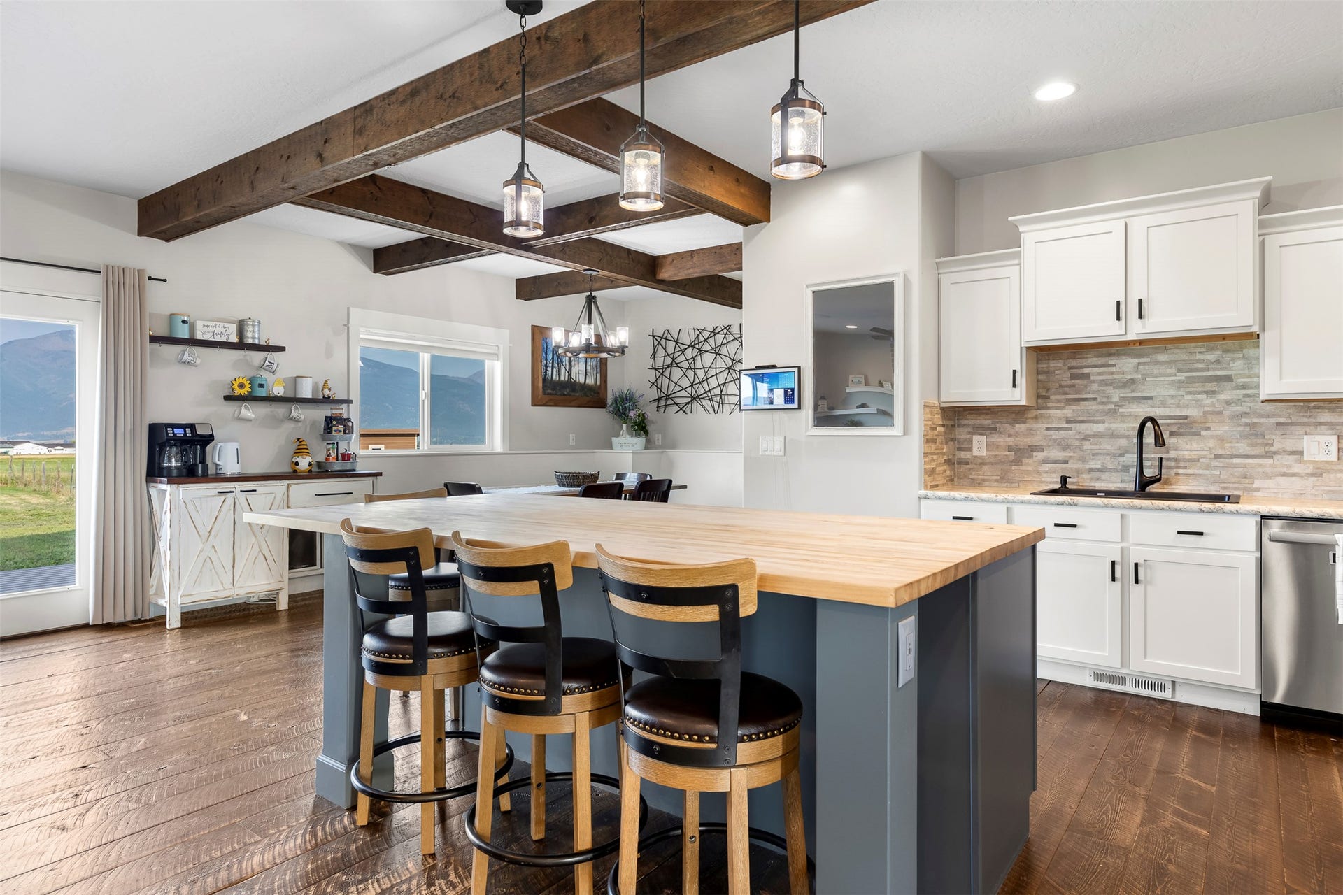 601 Ruby Court, Stevensville, MT 59870 Kitchen featuring island