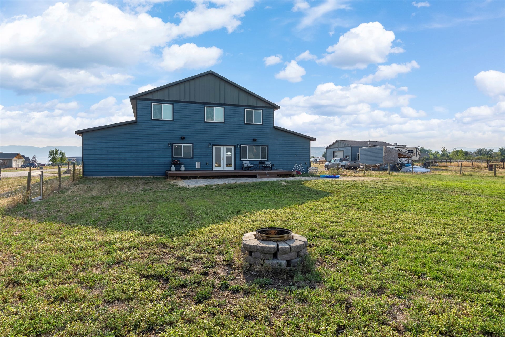 601 Ruby Court, Stevensville, MT 59870 West side of structure with deck