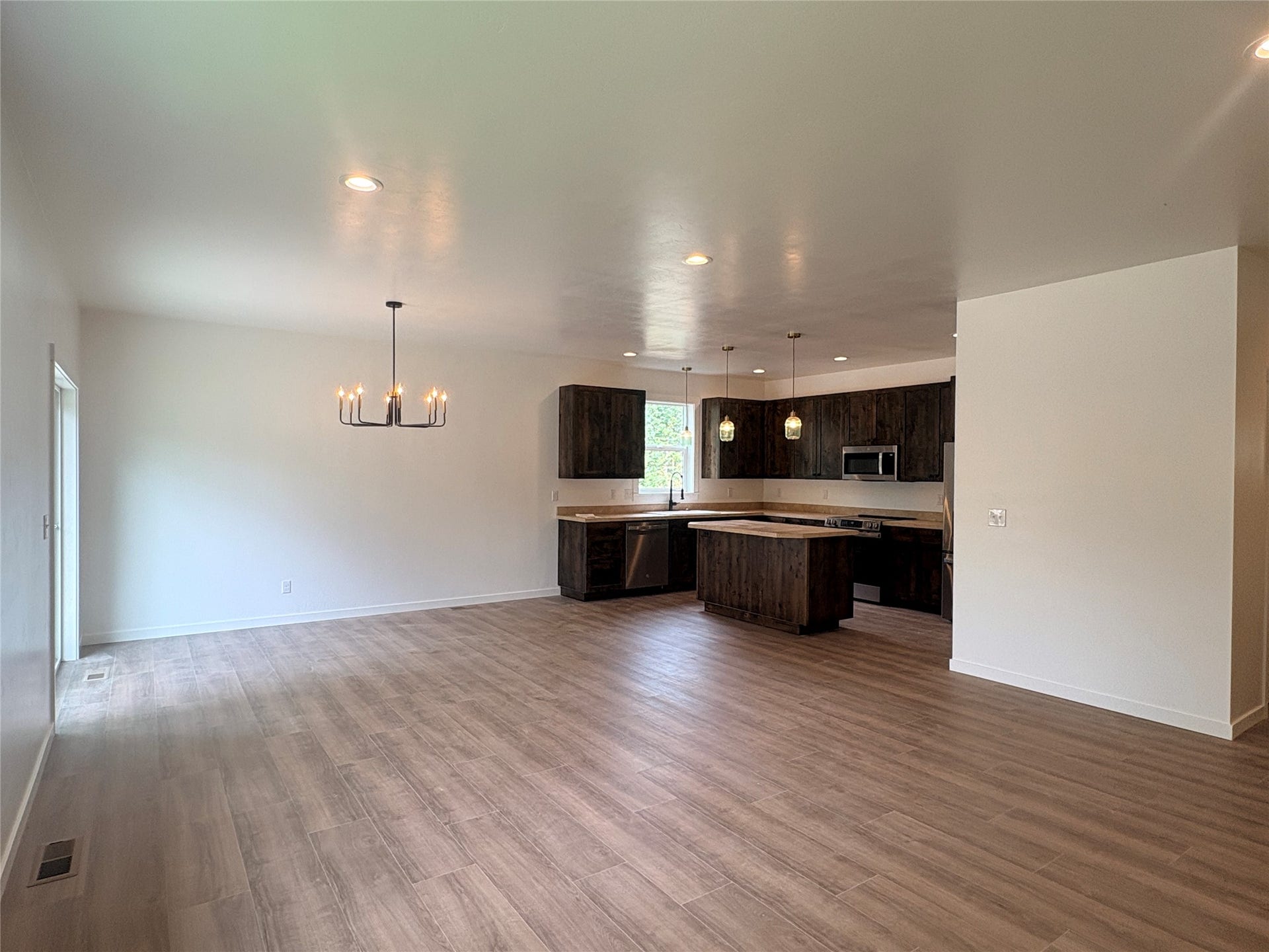13515 Sundance Trail, Bigfork, MT 59911 Kitchen and Dining
