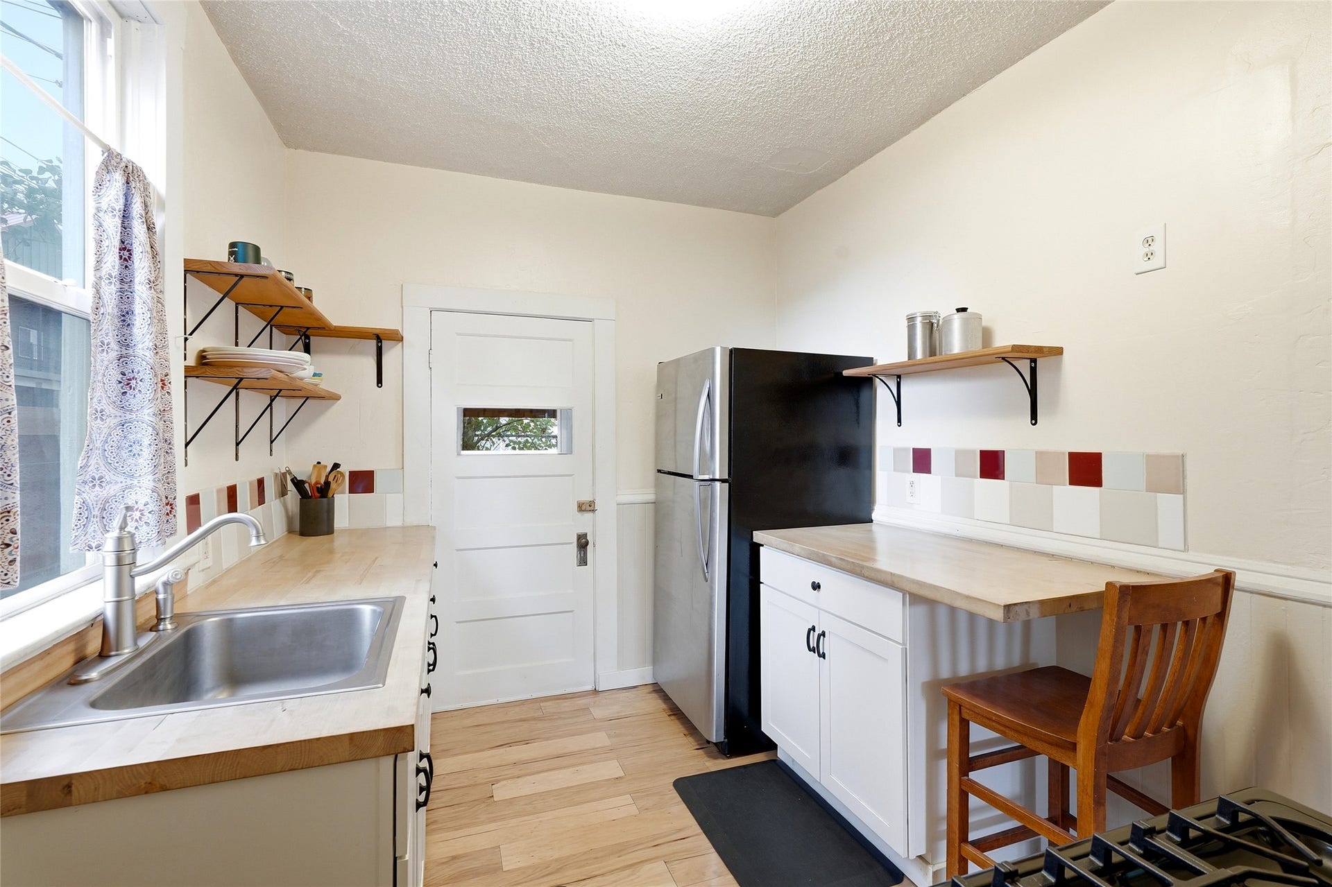 327 3rd Street E, Kalispell, MT 59901 327 3rd Street E, Kalispell, MT 59901