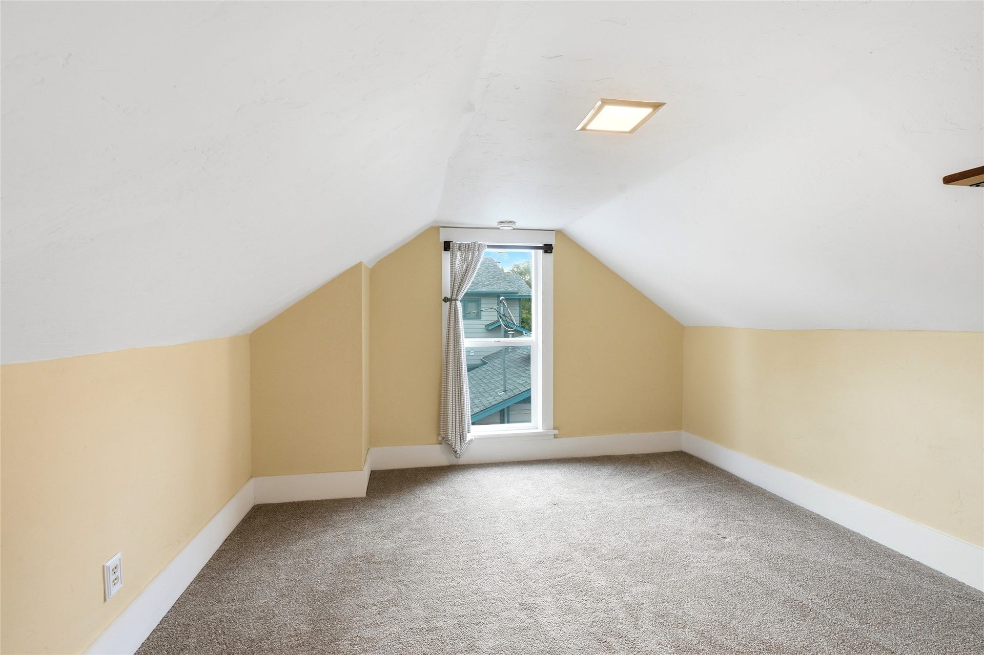 327 3rd Street E, Kalispell, MT 59901 327 3rd Street E, Kalispell, MT 59901