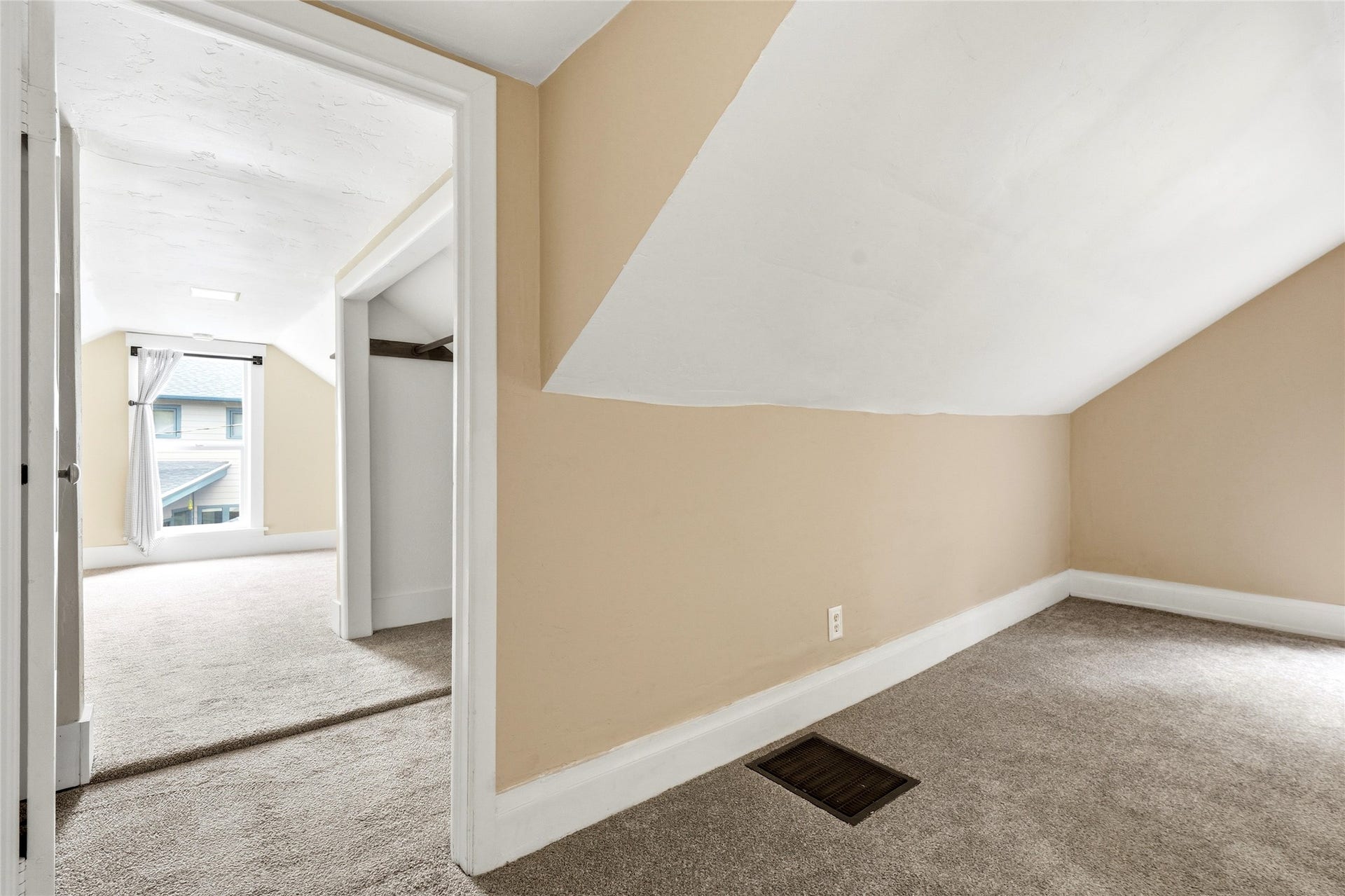 327 3rd Street E, Kalispell, MT 59901 327 3rd Street E, Kalispell, MT 59901