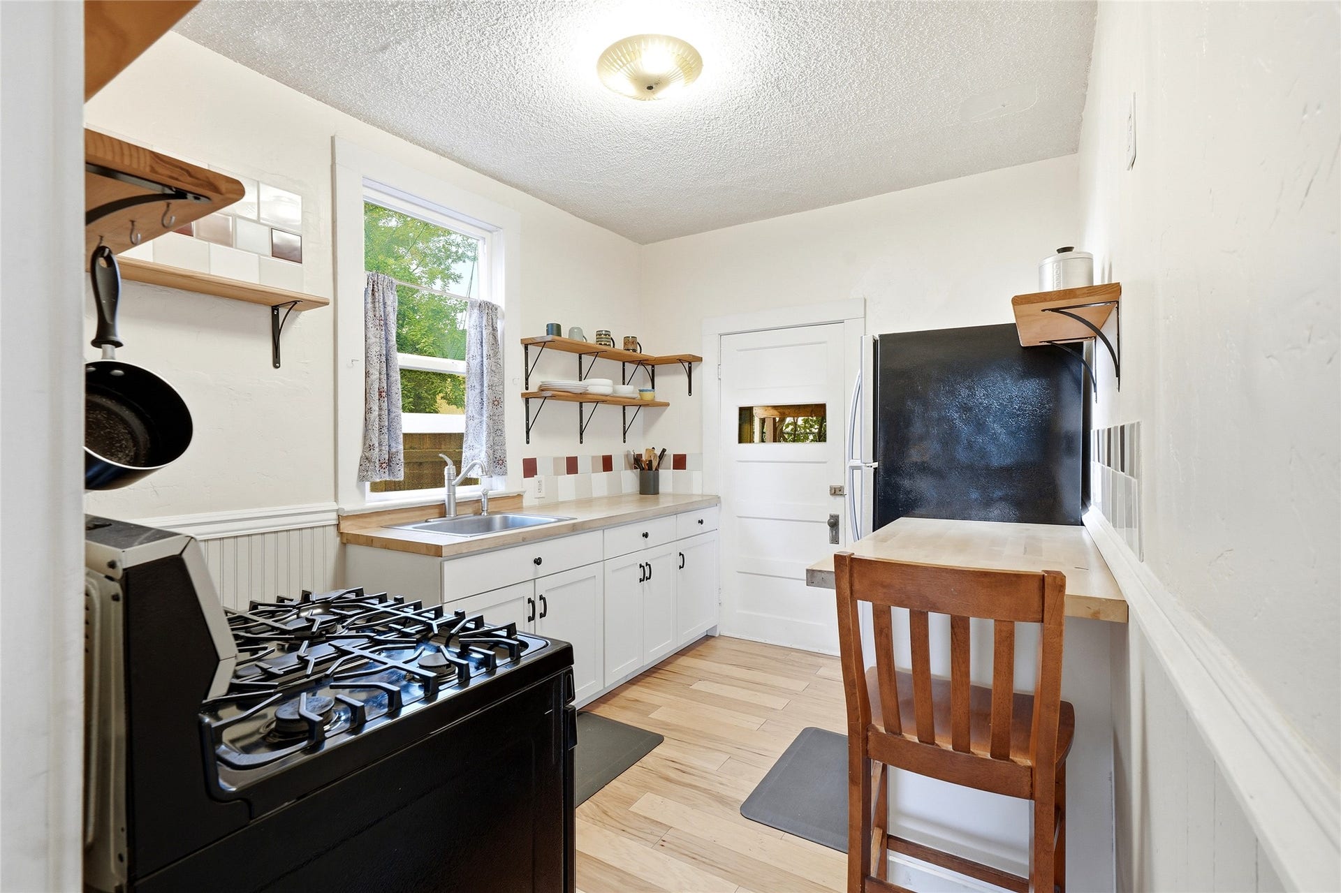 327 3rd Street E, Kalispell, MT 59901 327 3rd Street E, Kalispell, MT 59901