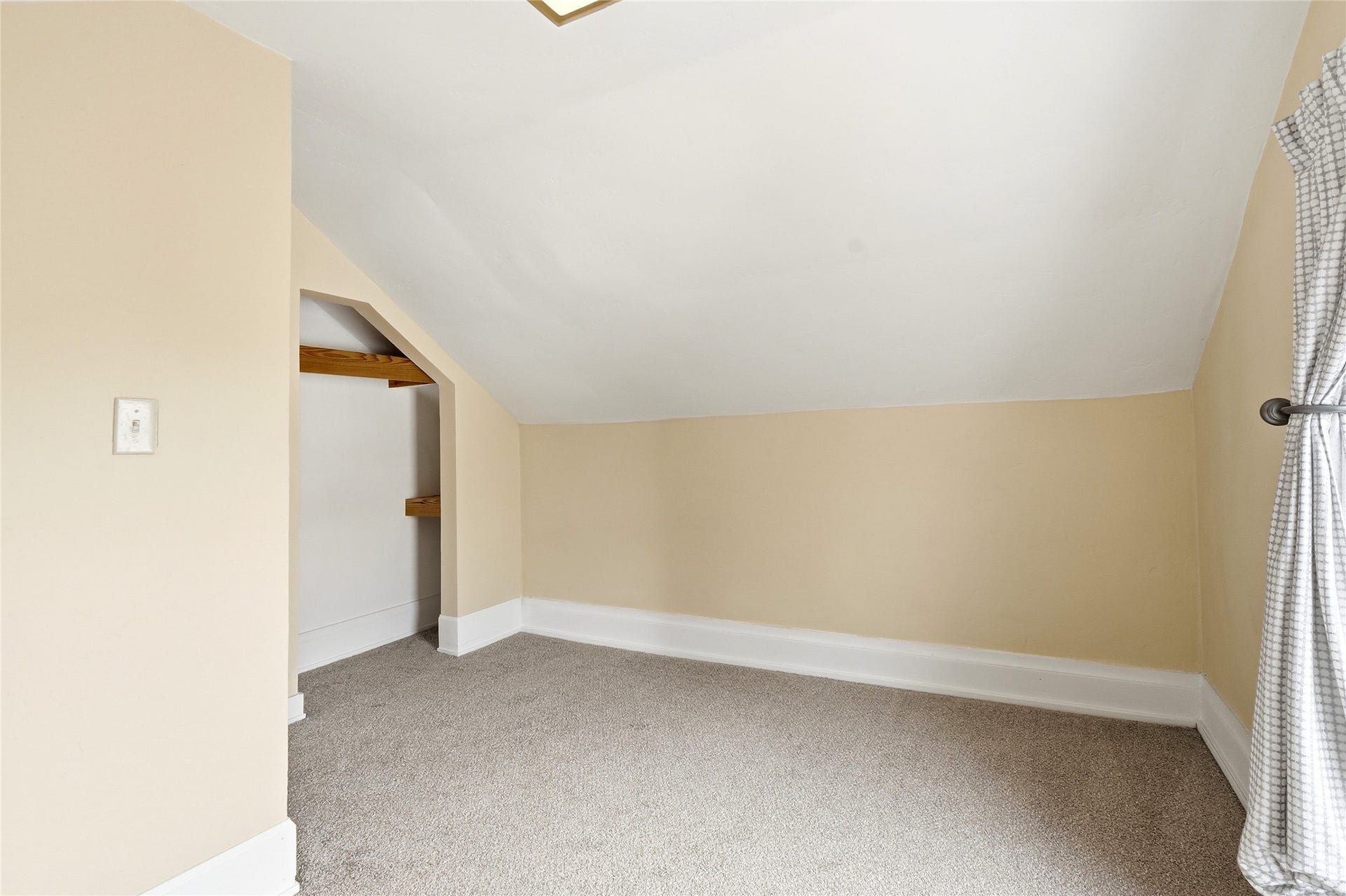 327 3rd Street E, Kalispell, MT 59901 327 3rd Street E, Kalispell, MT 59901