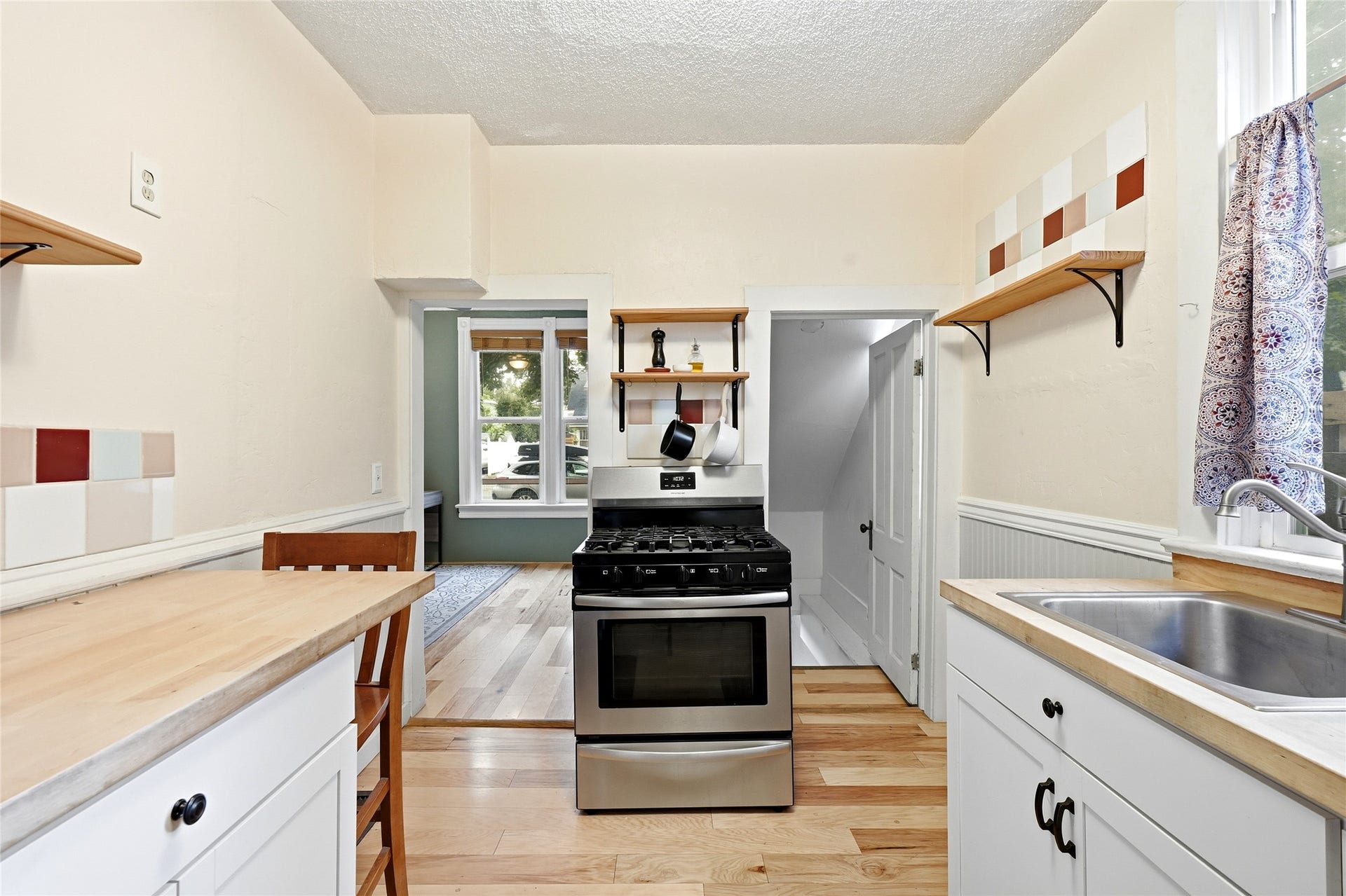 327 3rd Street E, Kalispell, MT 59901 327 3rd Street E, Kalispell, MT 59901