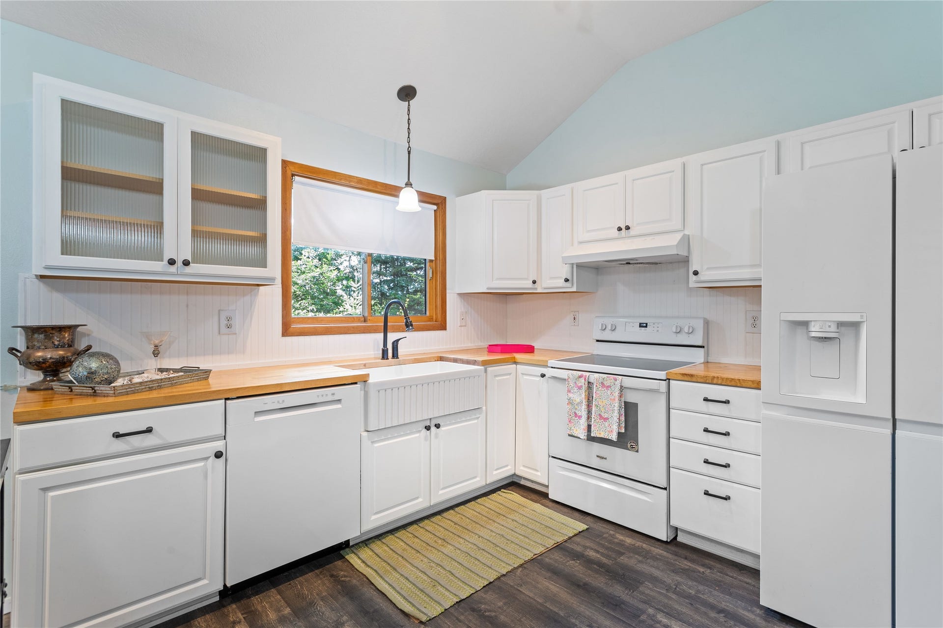 130 Alpine Drive, Bigfork, MT 59911 Cozy kitchen