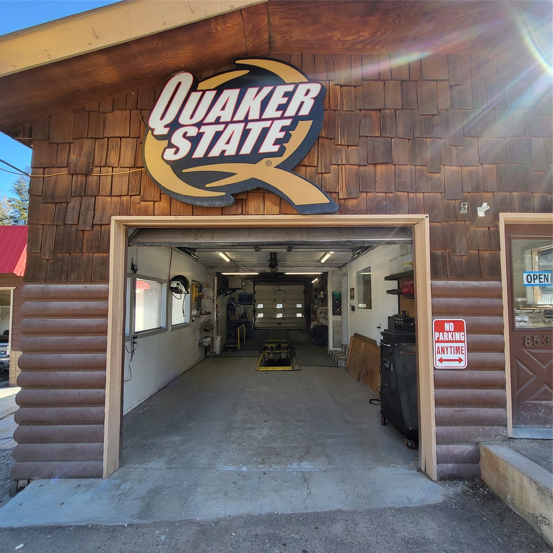 8539 MT Hwy 35, Bigfork, MT 59911 Dual oil change bay