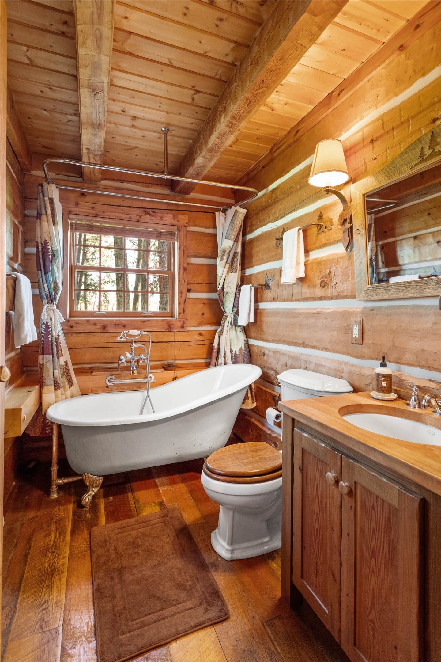 13518 Sylvan Drive, Bigfork, MT 59911 Elk Cabin bathroom with soaking tub