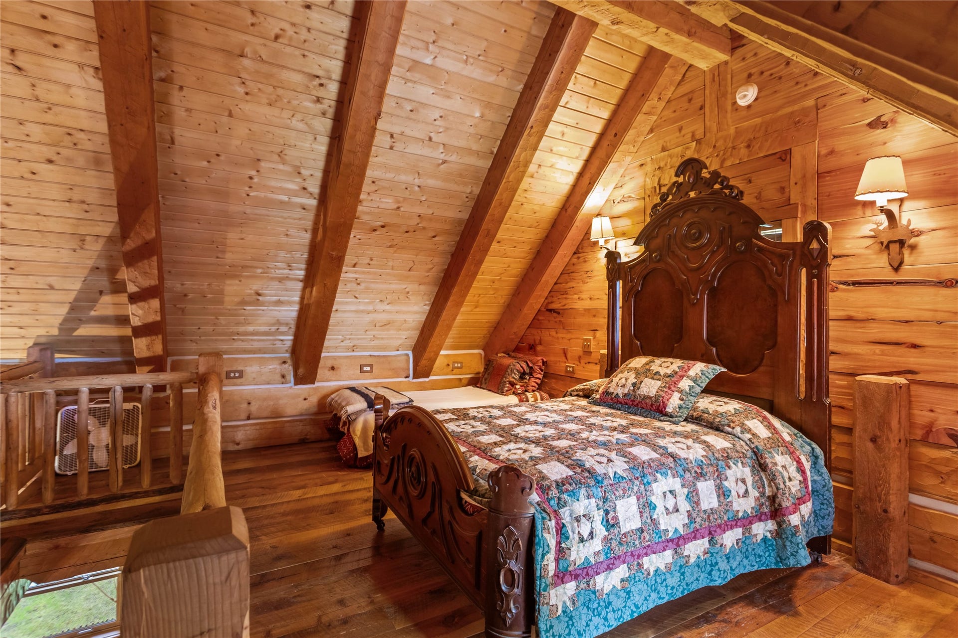 13518 Sylvan Drive, Bigfork, MT 59911 Elk Cabin upper level bedroom