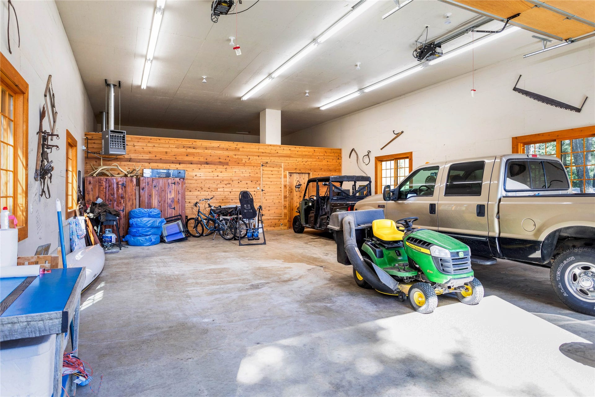 13518 Sylvan Drive, Bigfork, MT 59911 39' x 28' garage
