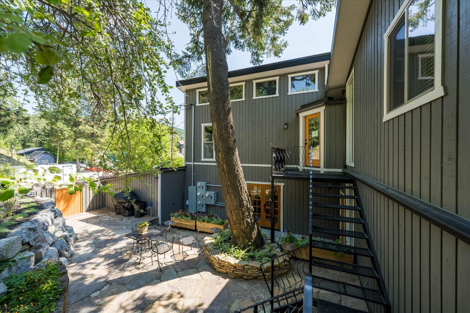 575 B Electric Avenue, Bigfork, MT 59911 Entry to 575 B Electric